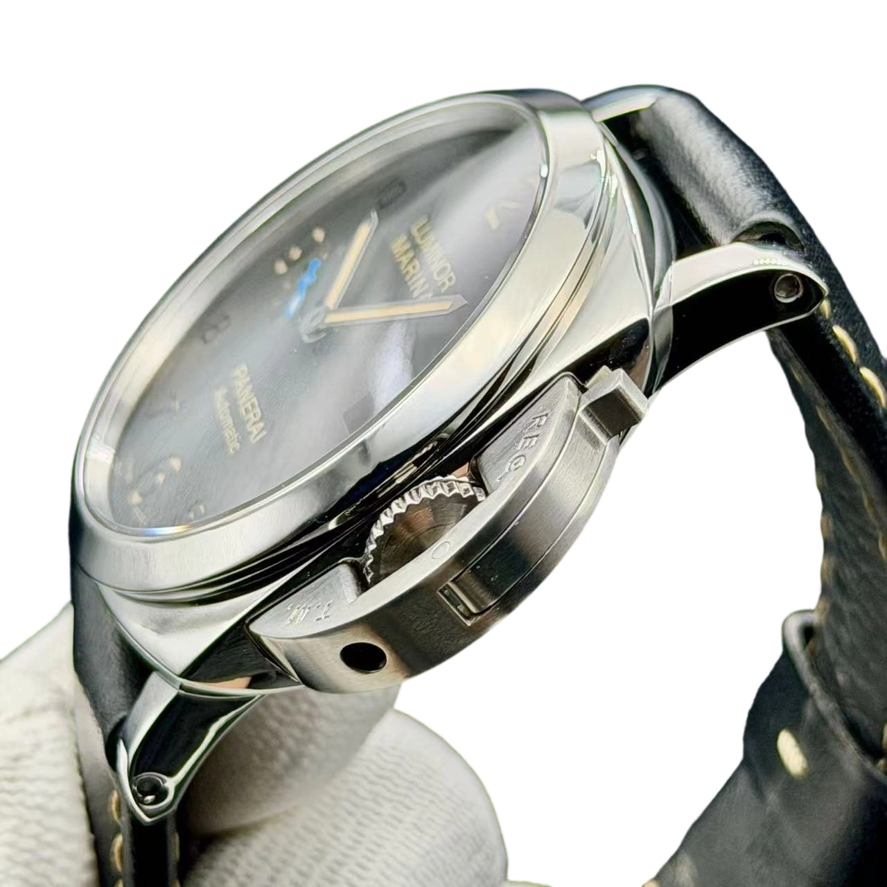 Panerai PAM01359 detail 2