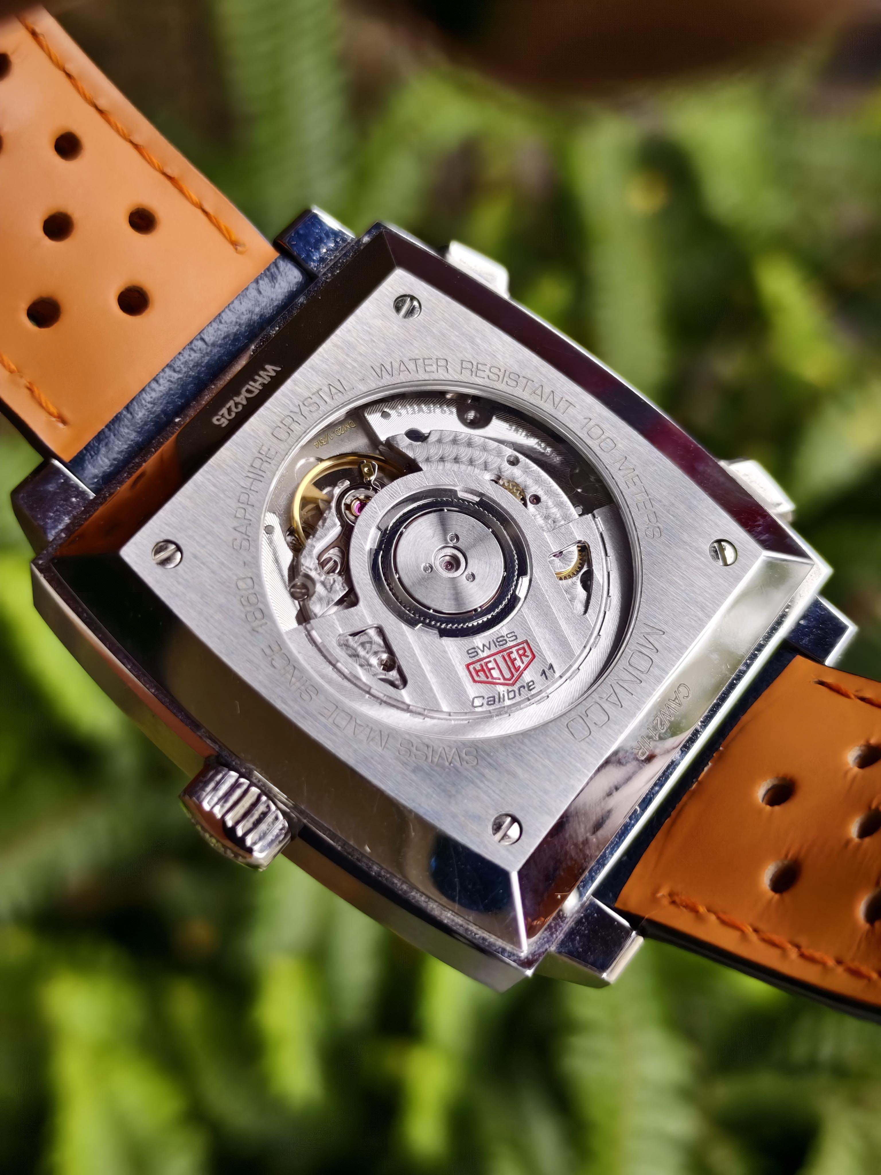 TAG Heuer CAW211R.FC6401 detail 2