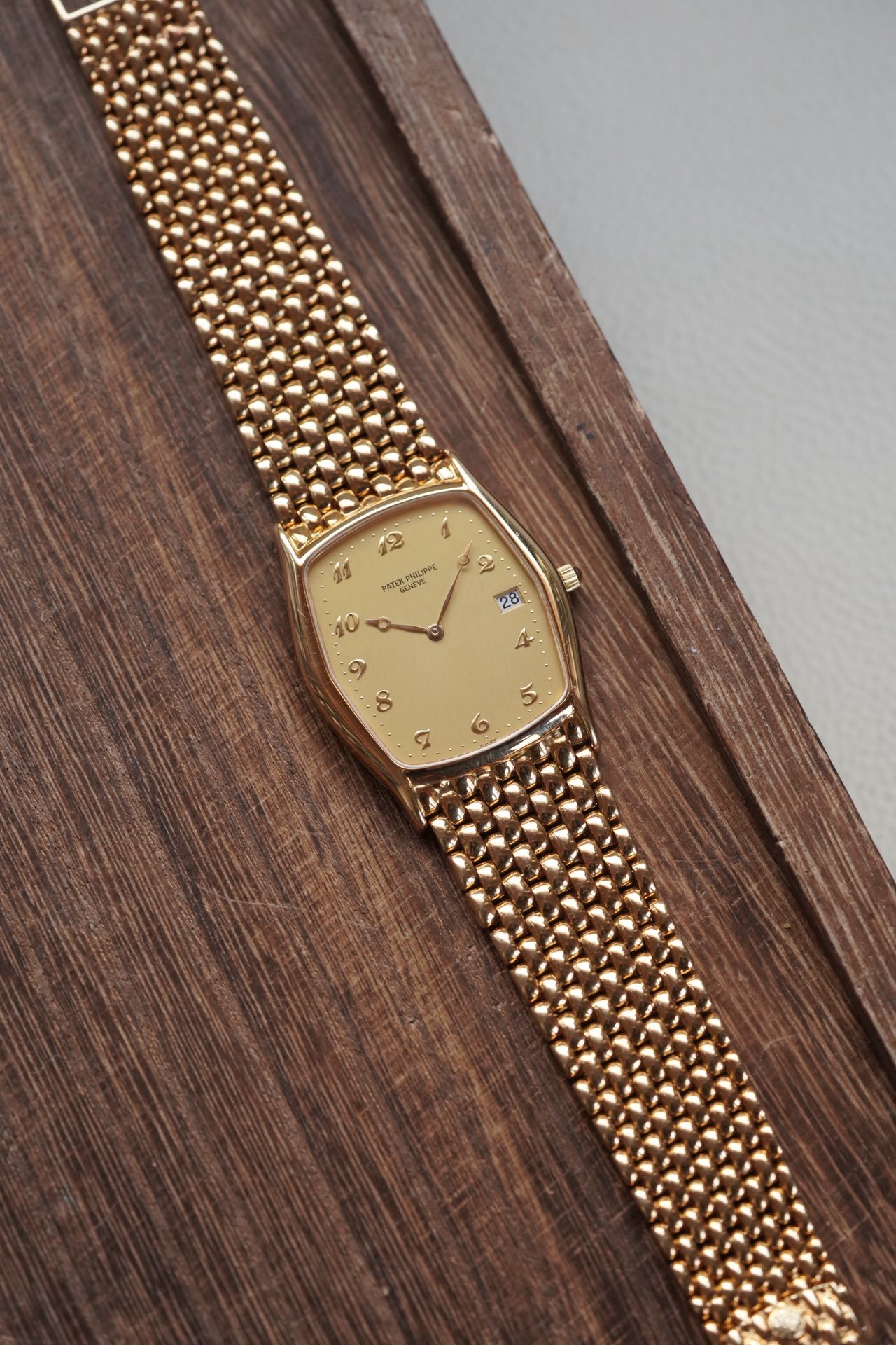 Patek Philippe 3943 detail 1