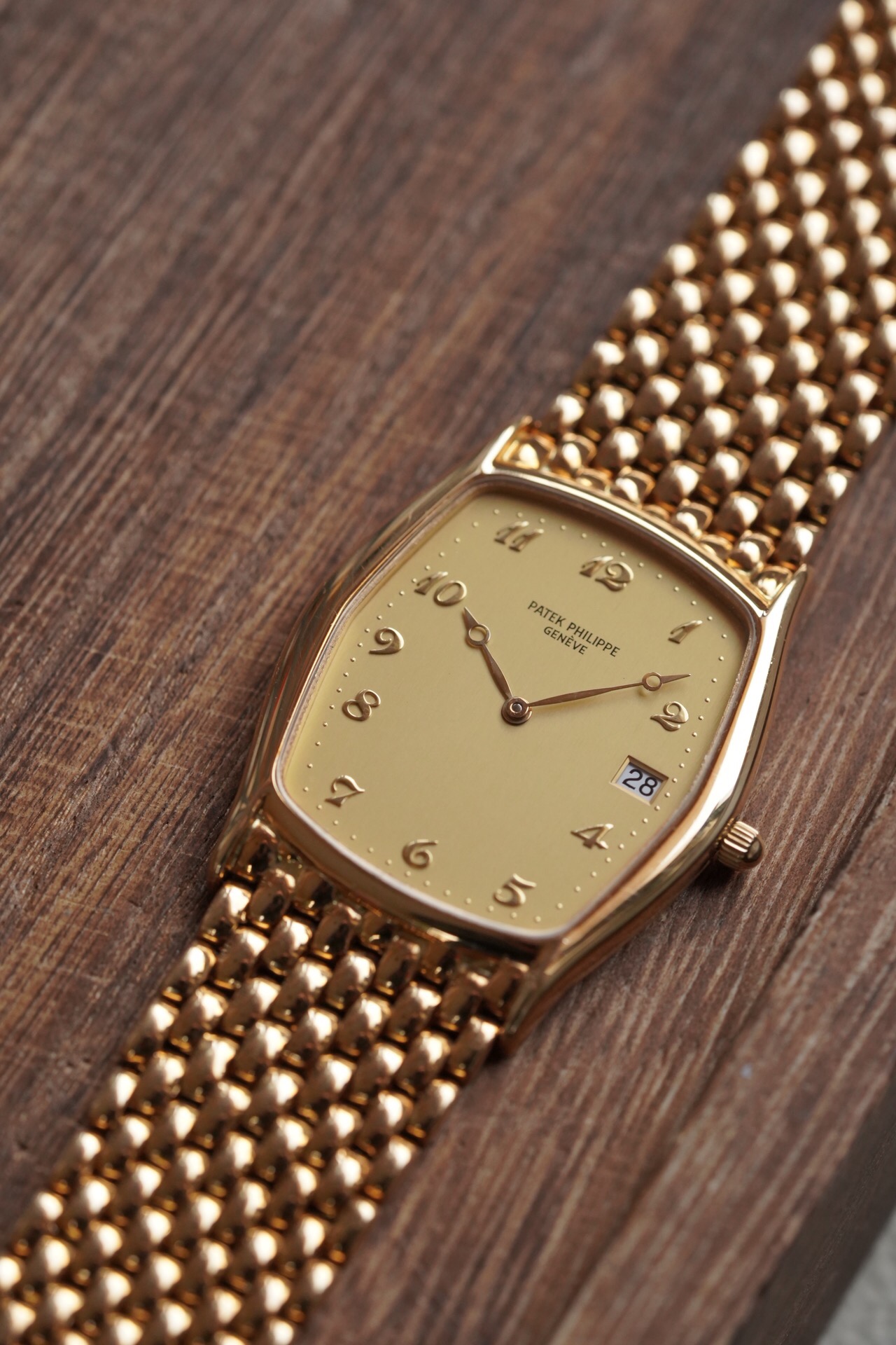 Patek Philippe 3943 detail 3