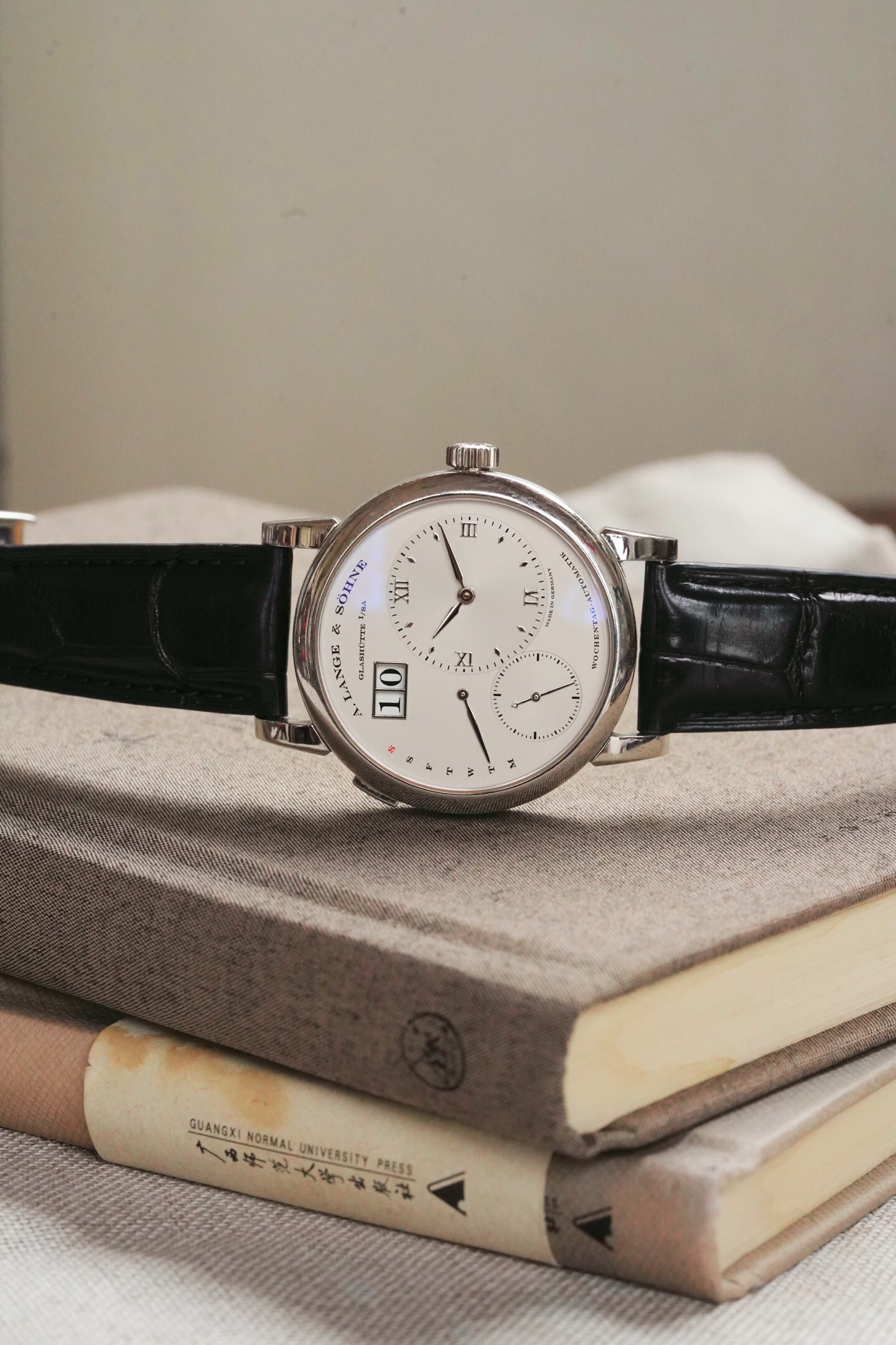 A. Lange & S&ouml;hne 320.025 detail 1