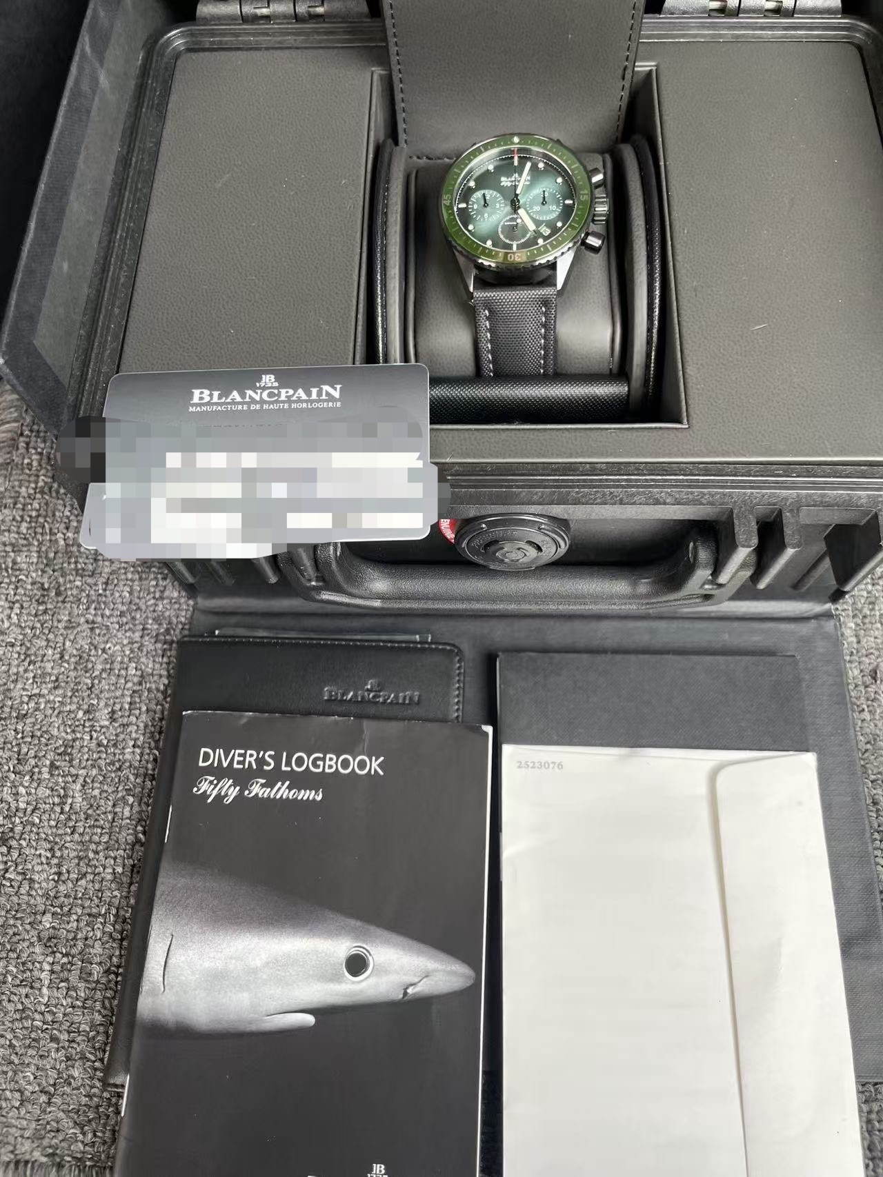 Blancpain 5200-0153-B52A detail 2