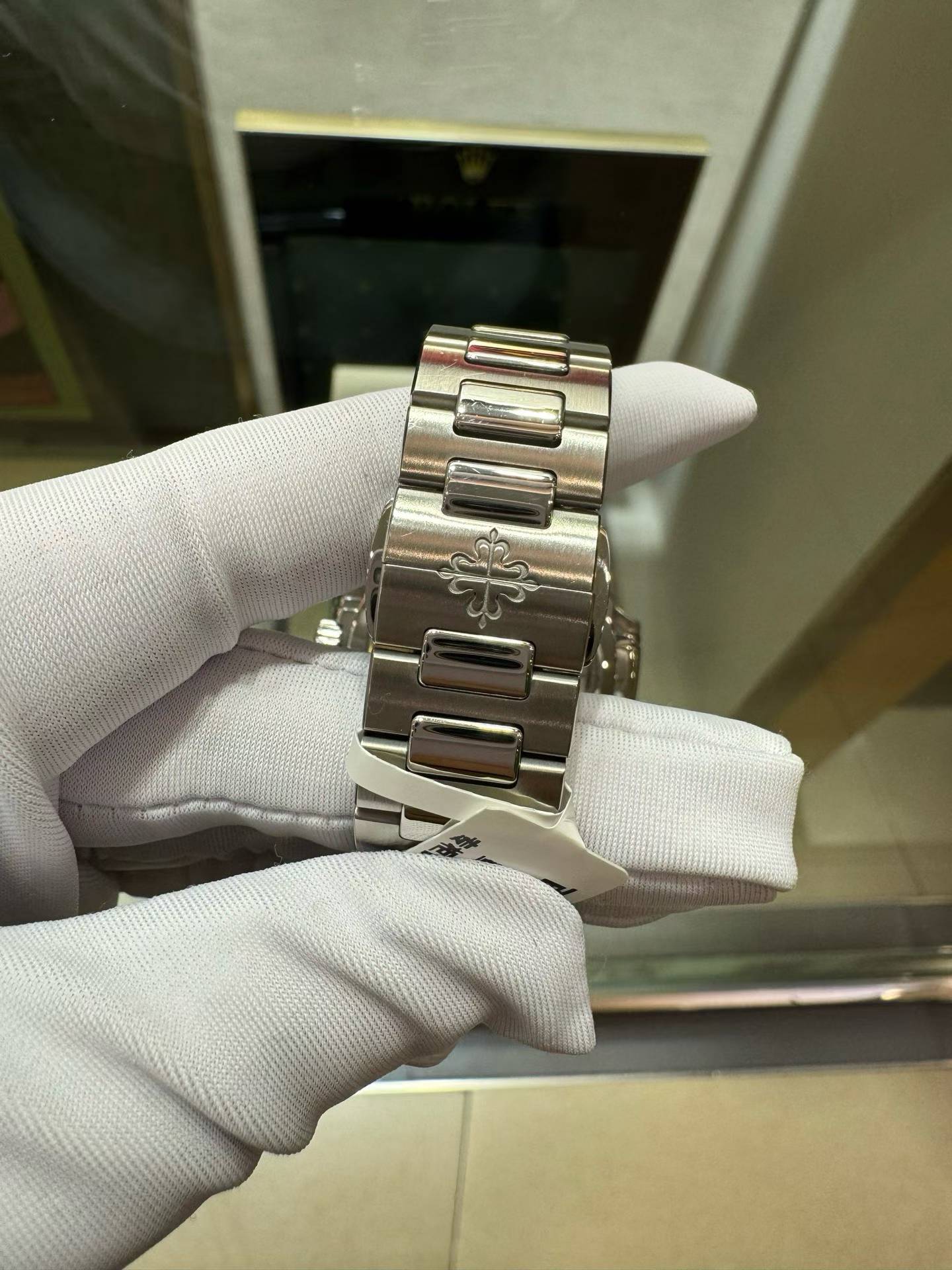 Patek Philippe 7118 / 1A-010 detail 2