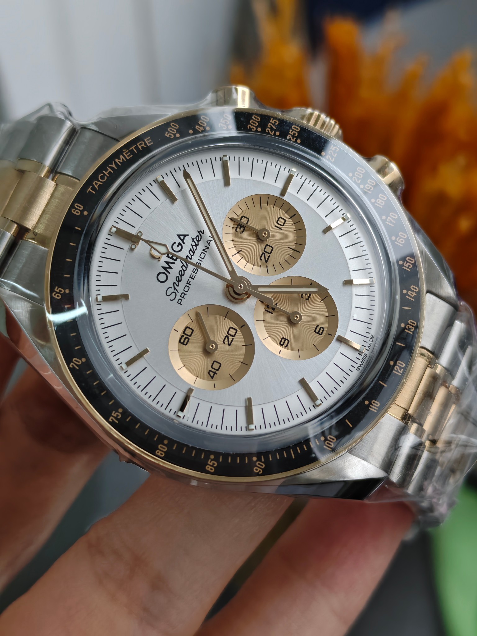 Omega 310.20.42.50.02.001 detail 2