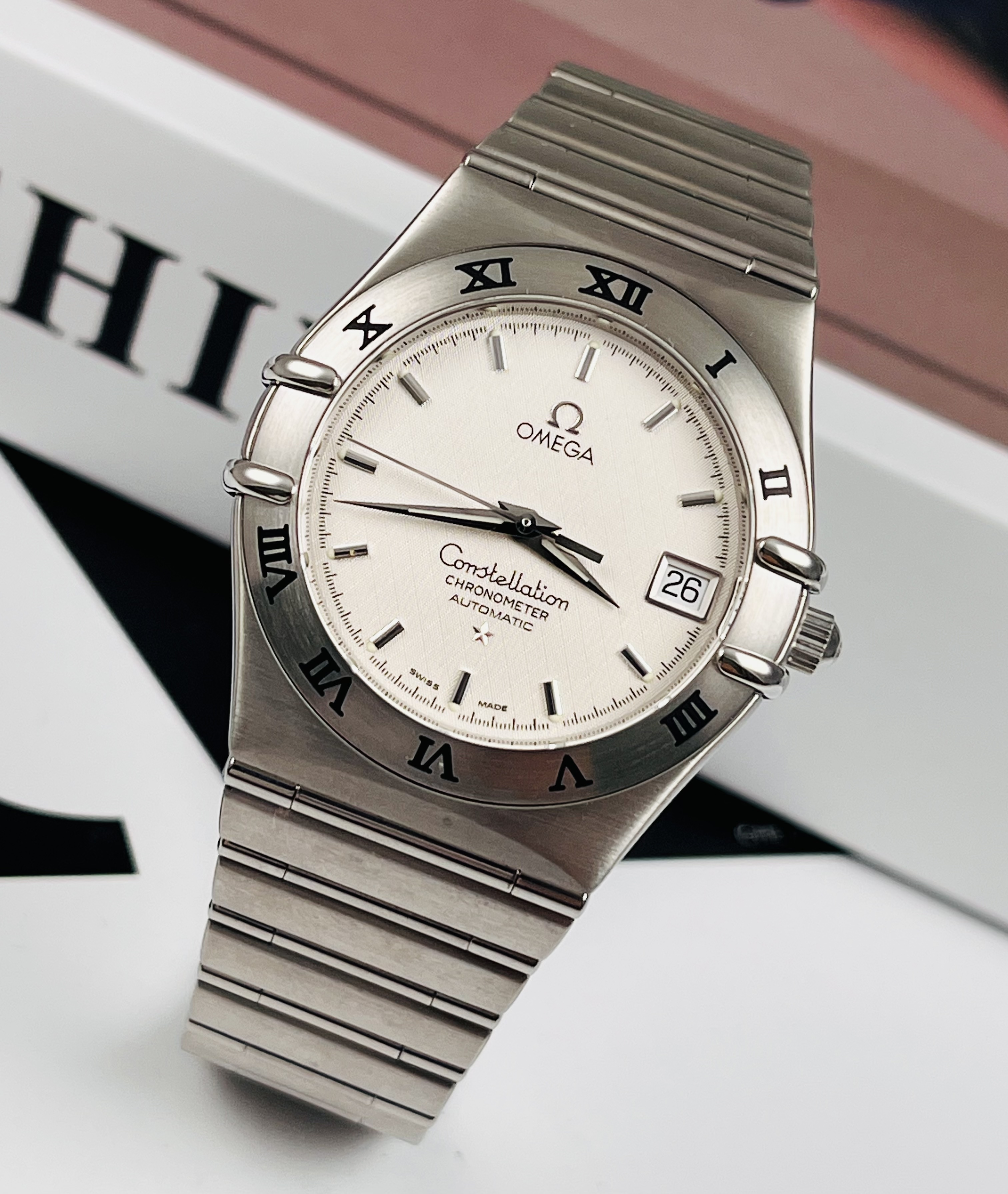 Omega 1502.30.00 detail 1