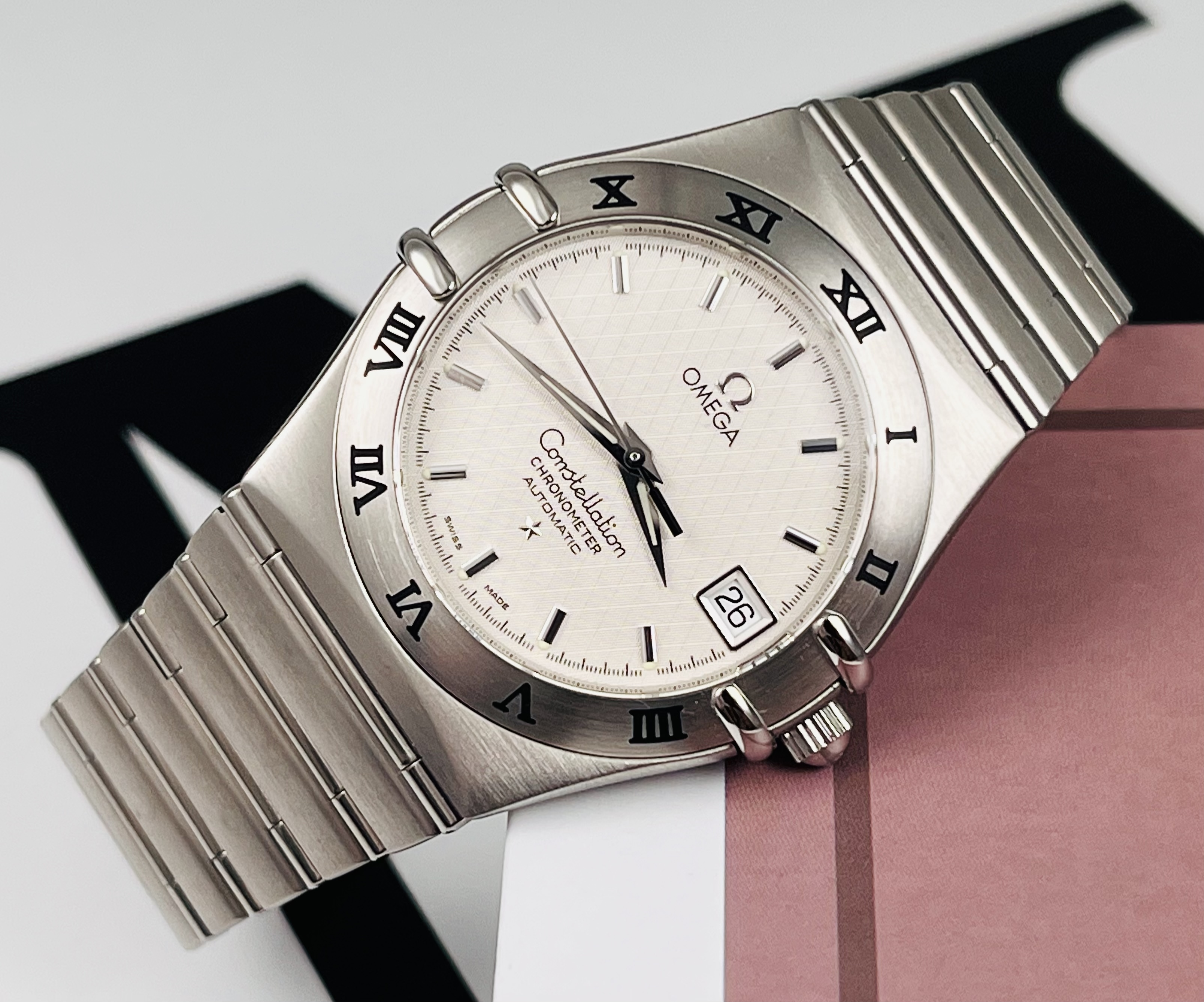 Omega 1502.30.00 detail 2