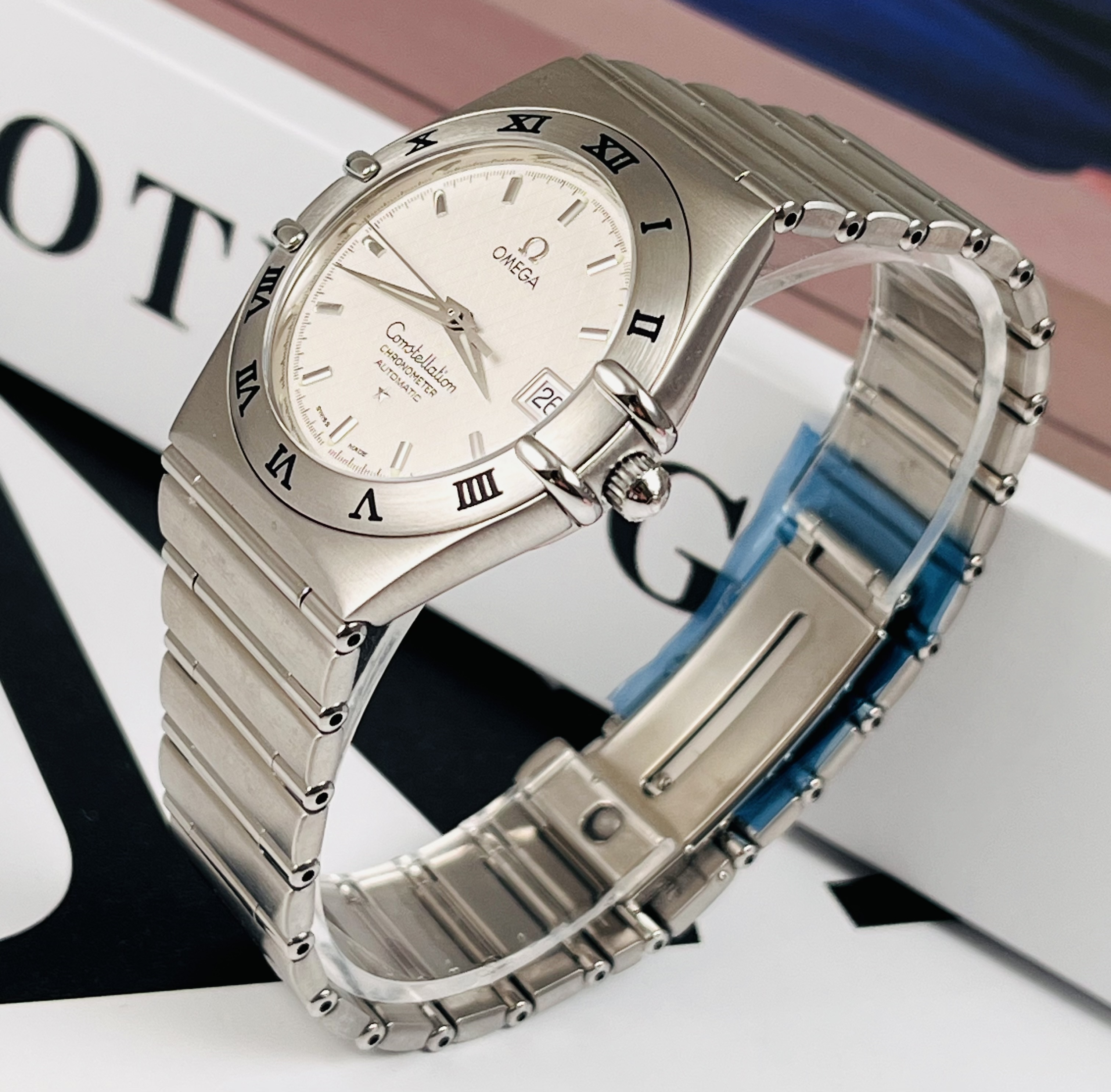 Omega 1502.30.00 detail 3