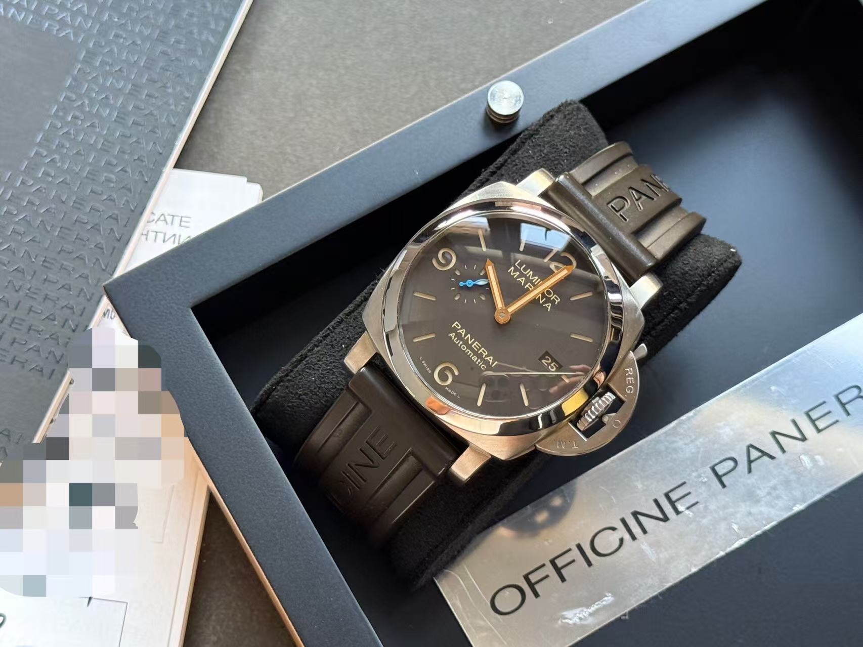 Panerai PAM01351 detail 2