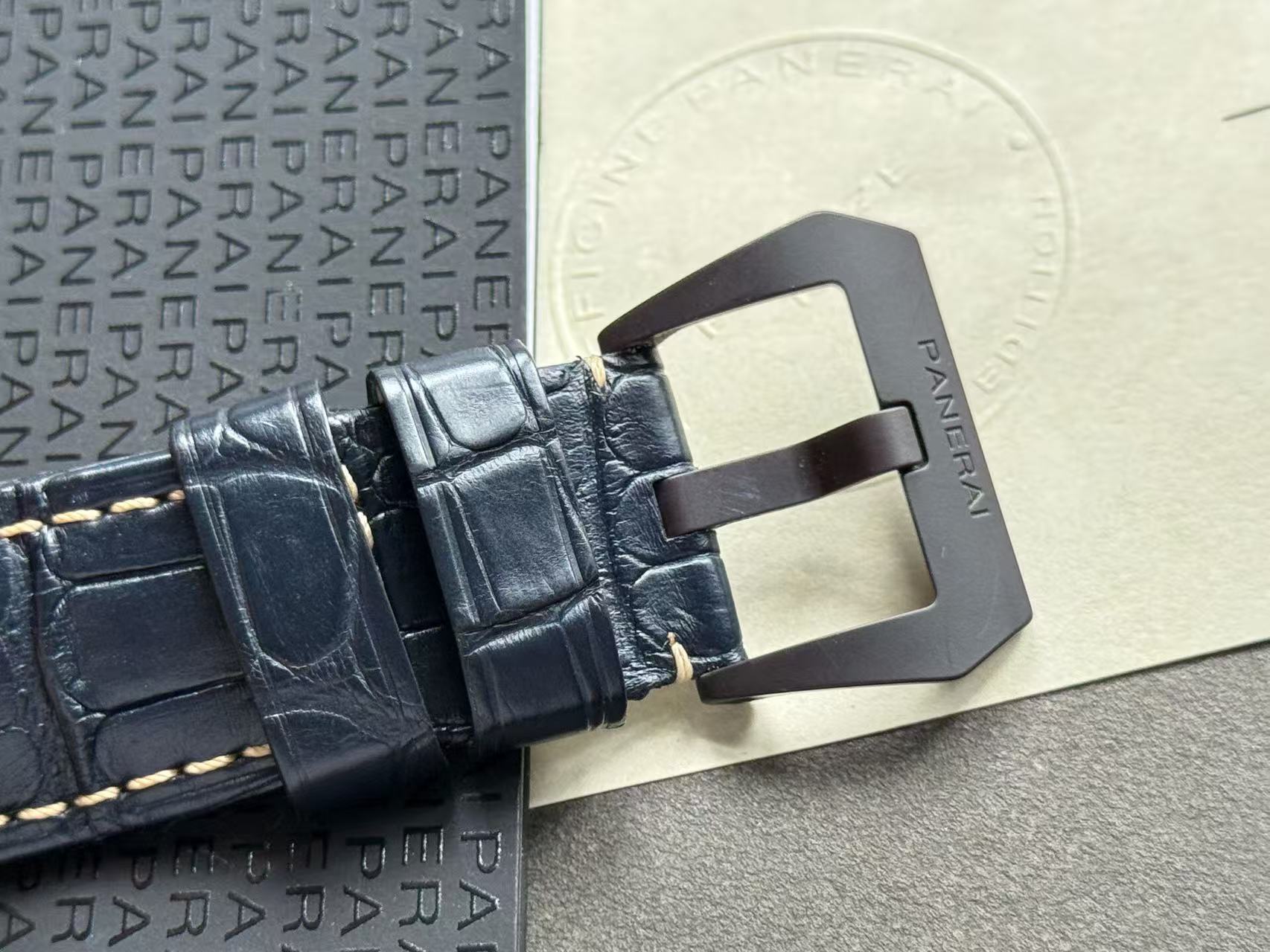 Panerai PAM00375 detail 5