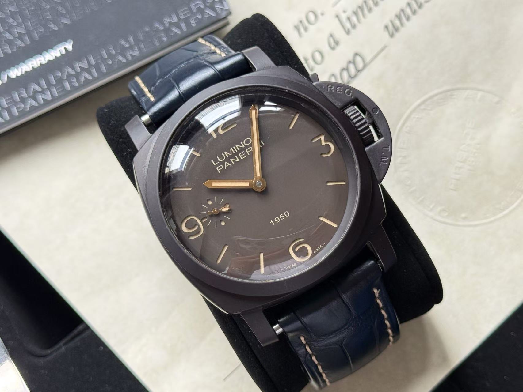 Panerai PAM00375 detail 2