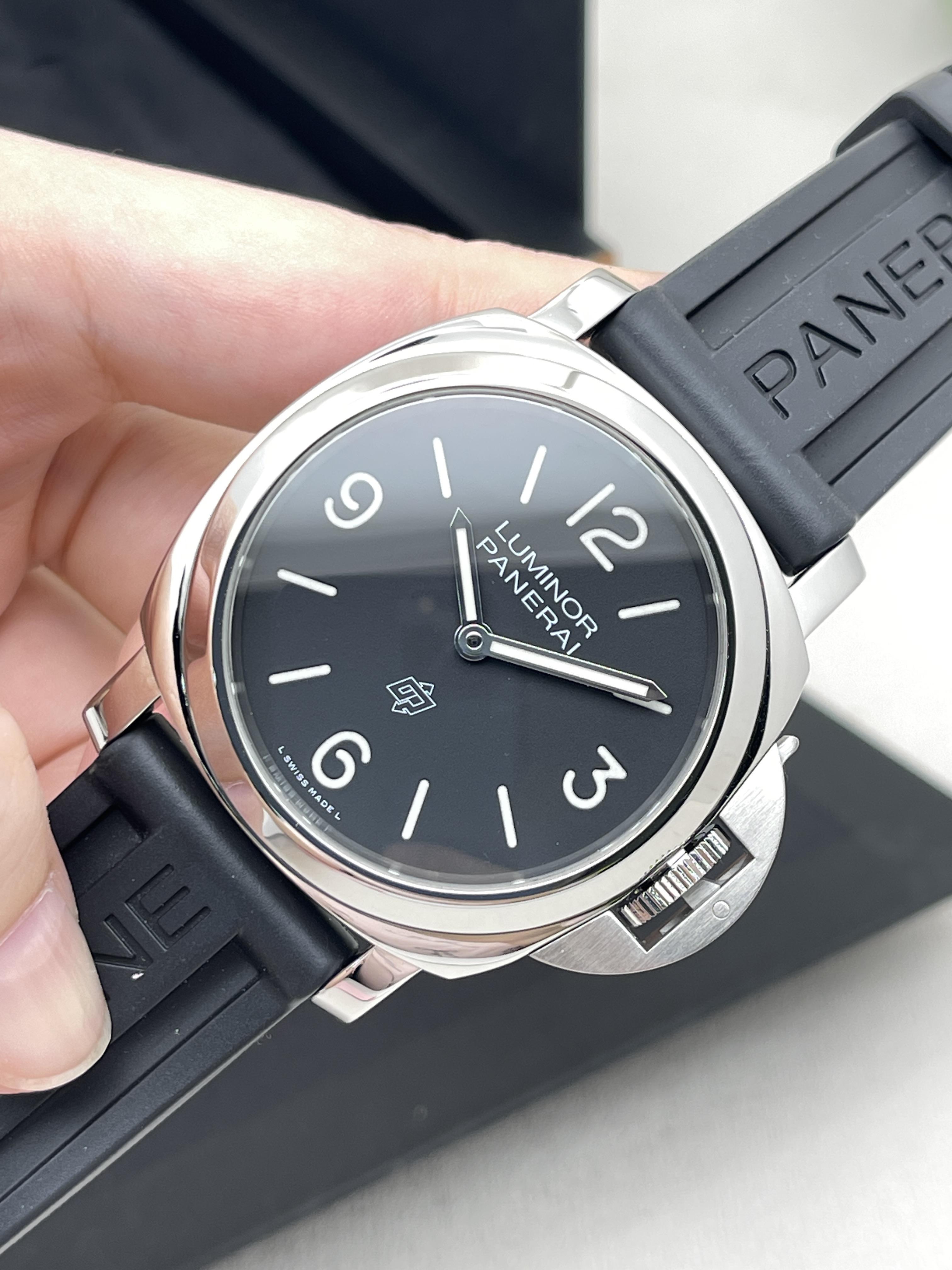 Omega PAM01086 detail 2