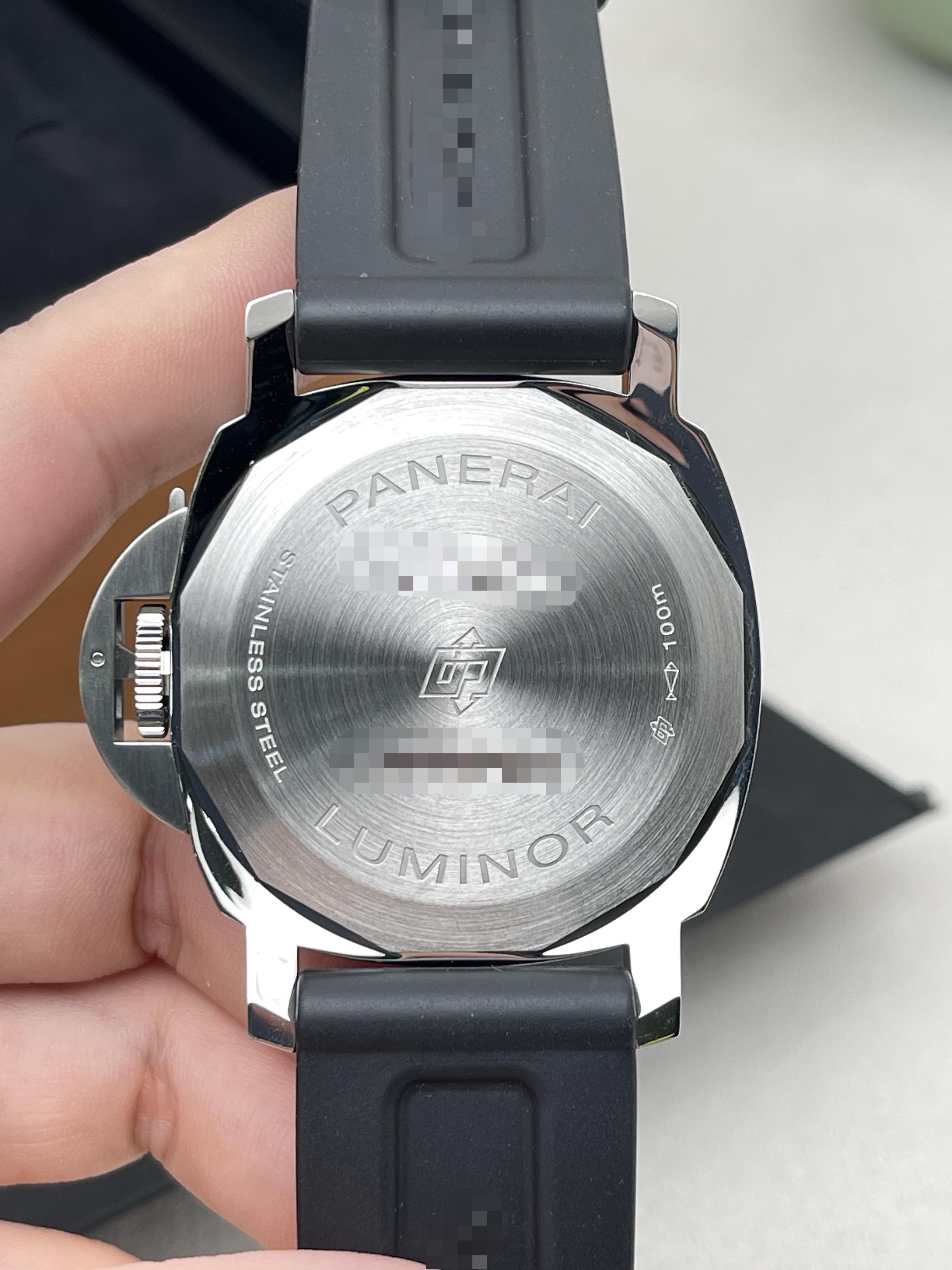 Omega PAM01086 detail 3