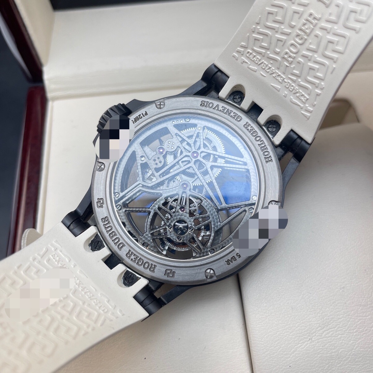 Roger Dubuis RDDBEX0549 detail 8