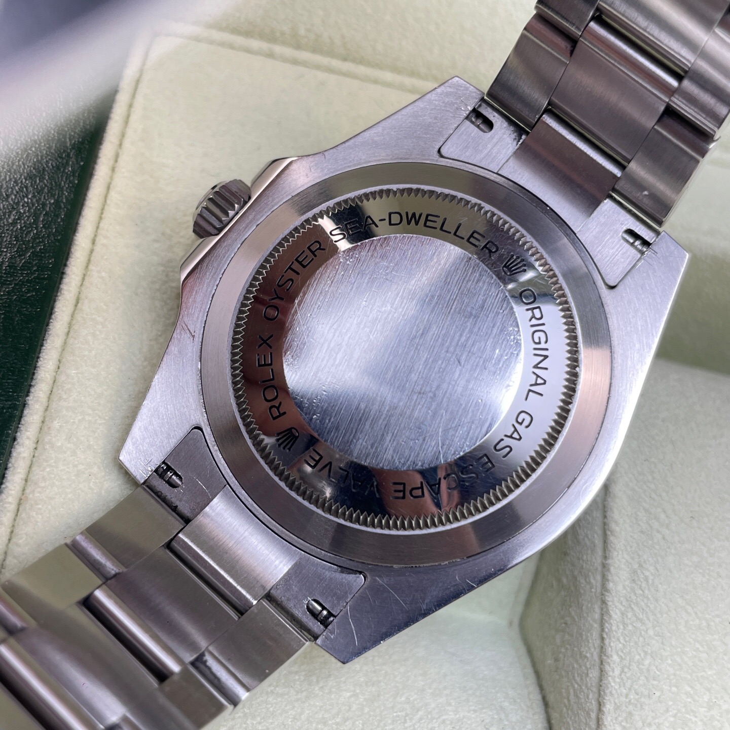 Rolex 116600 detail 4