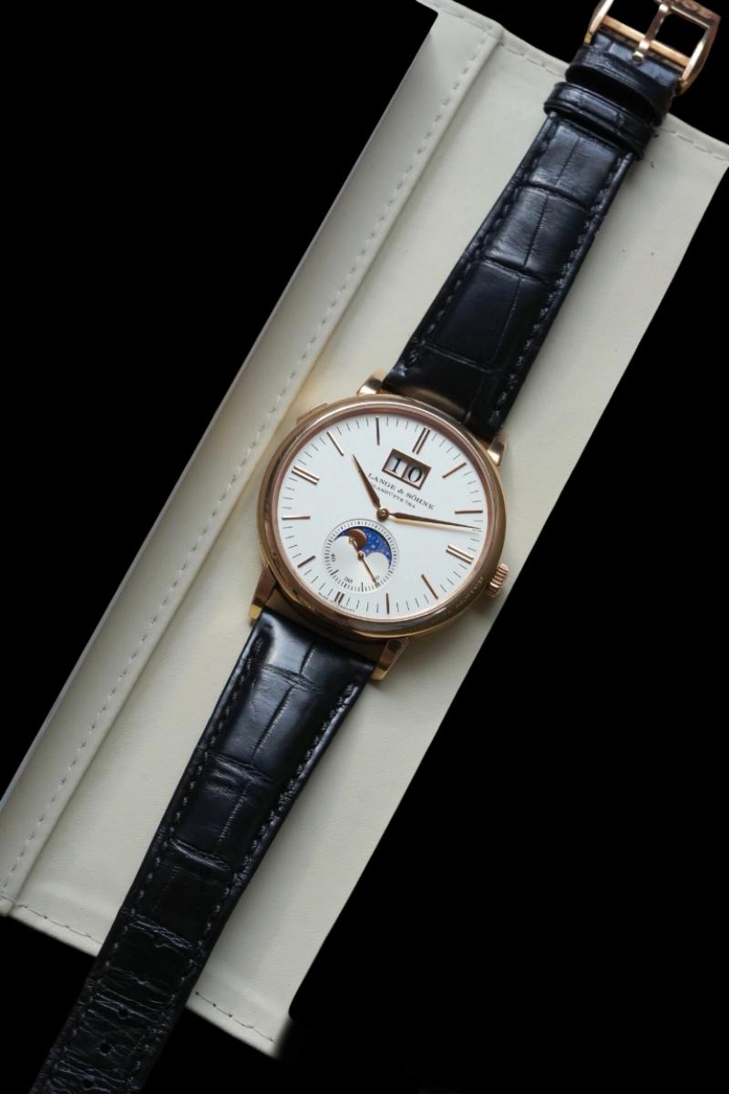 A. Lange & S&ouml;hne 384.032 detail 1