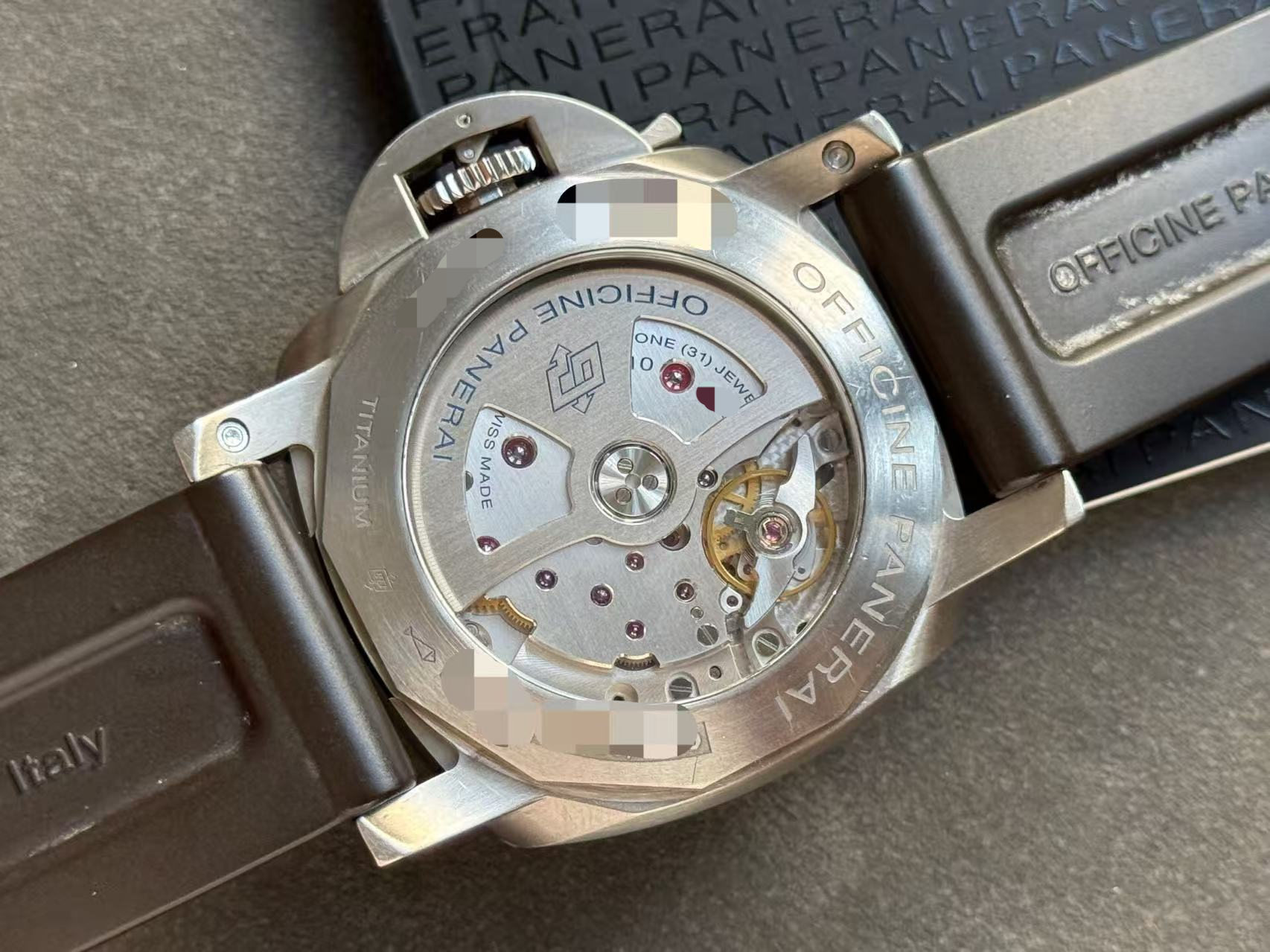 Panerai PAM01351 detail 5