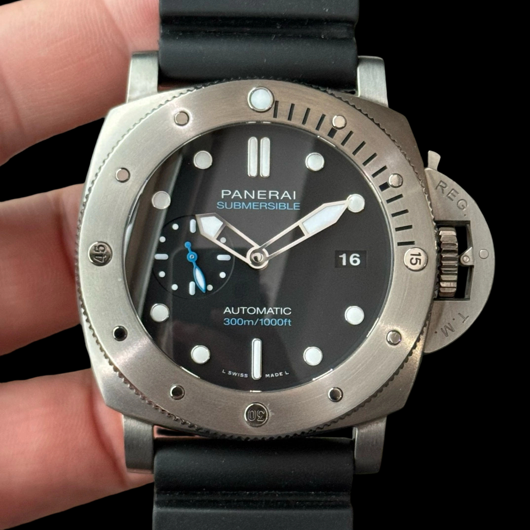 Panerai PAM02305 detail 8