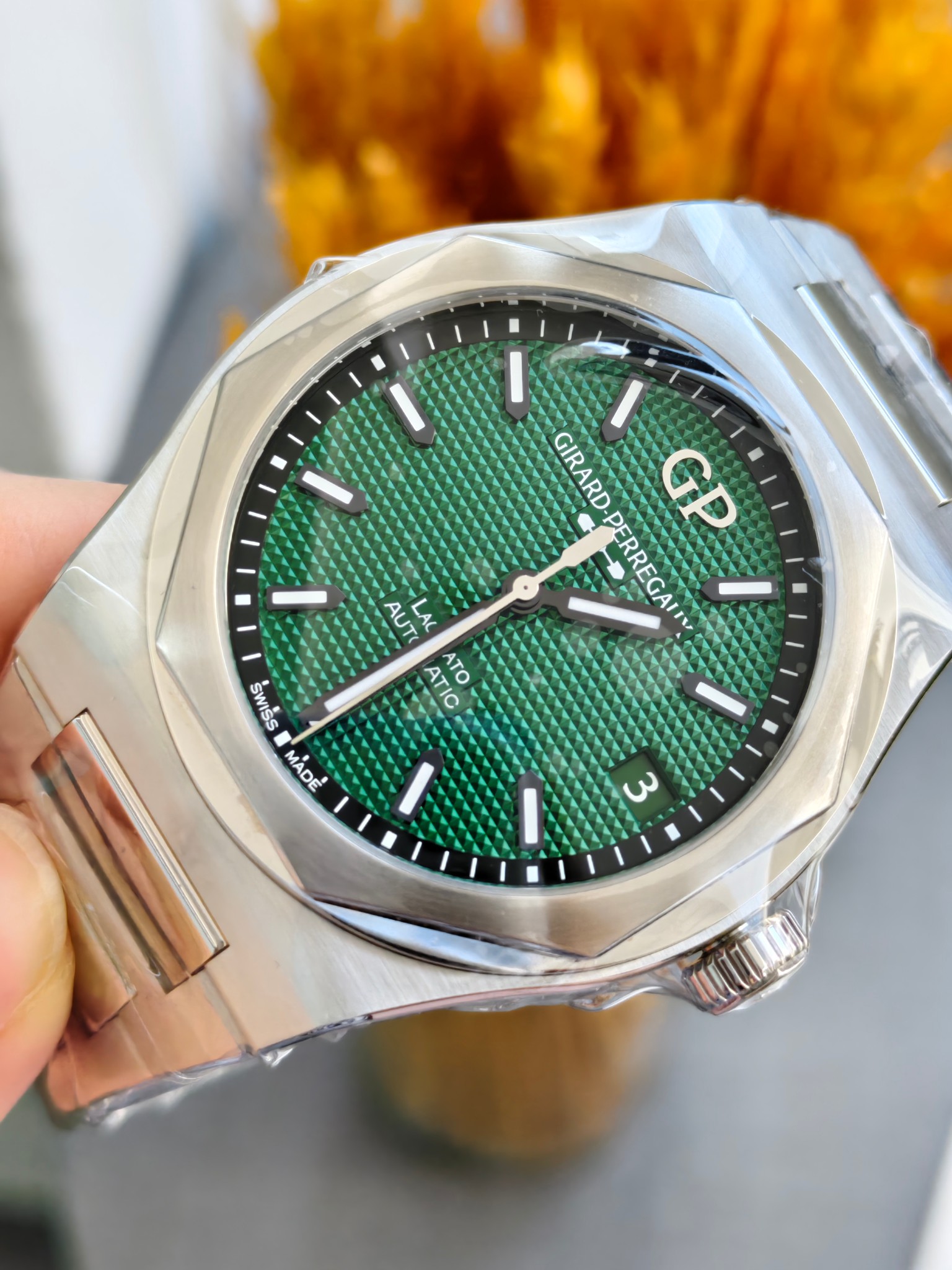 Girard Perregaux 81010-11-3153-1CM detail 1