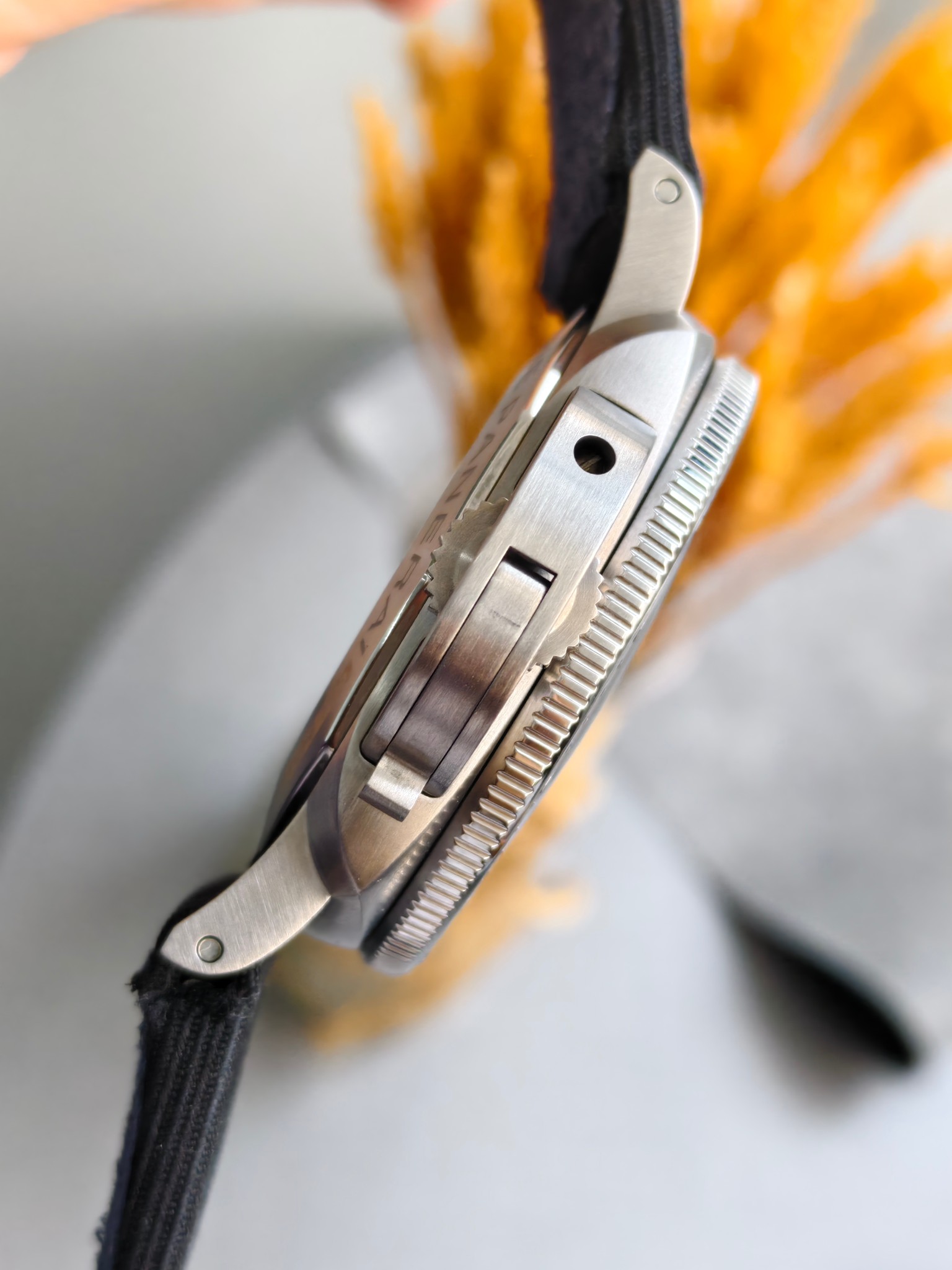 Panerai PAM00984 detail 1