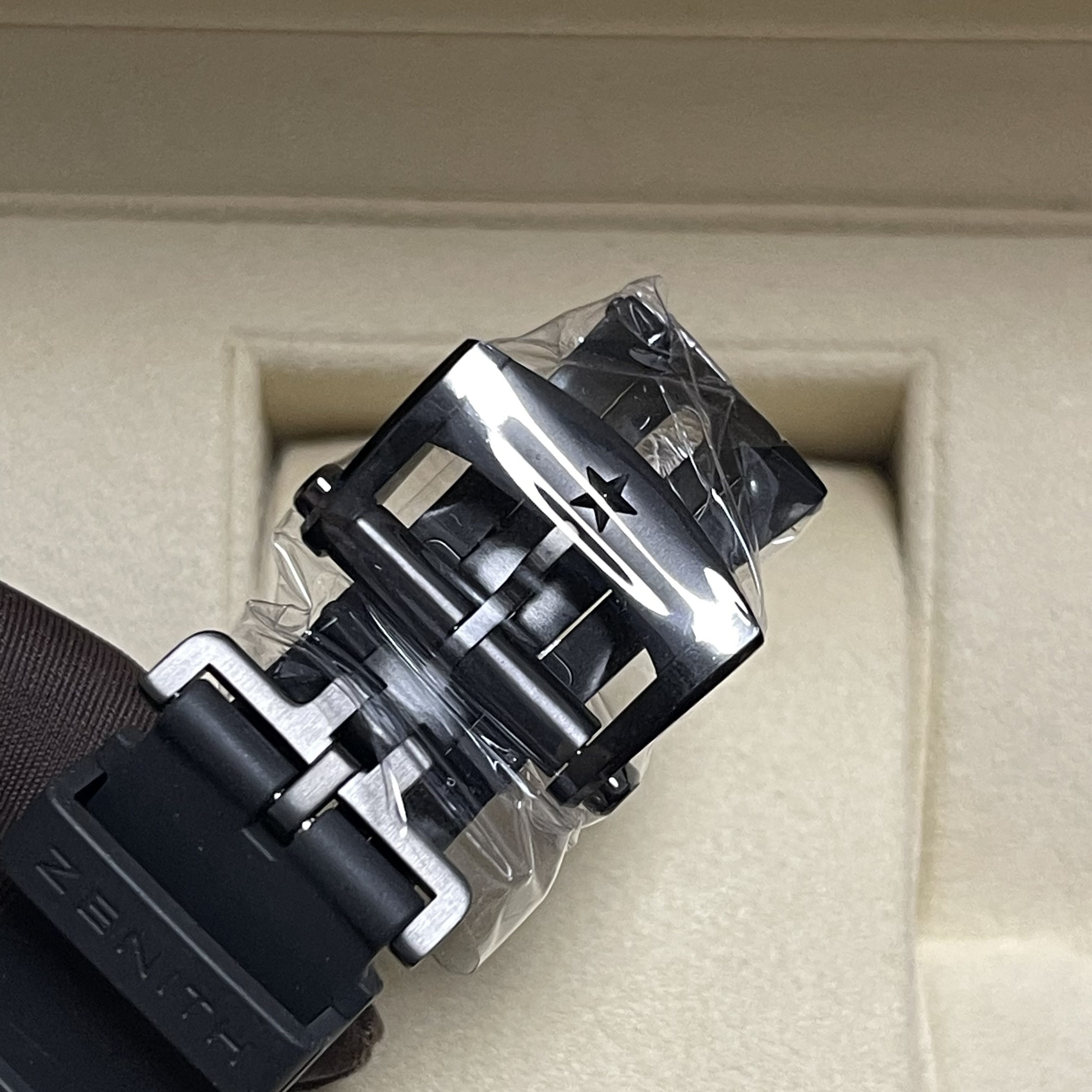 Zenith 24.2041.400 / 21.R576 detail 4