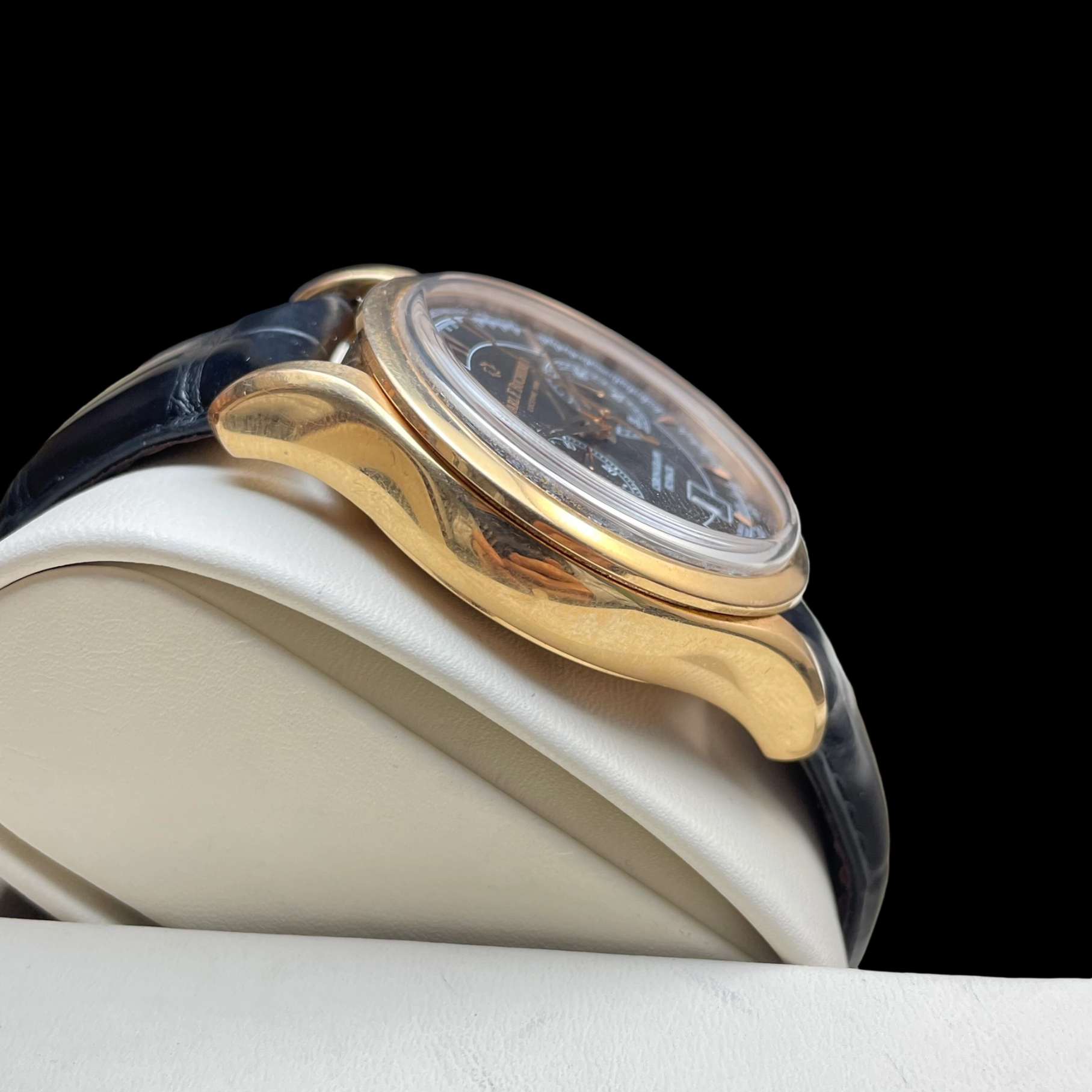 Carl F. Bucherer 00.10919.03.33.01 detail 3