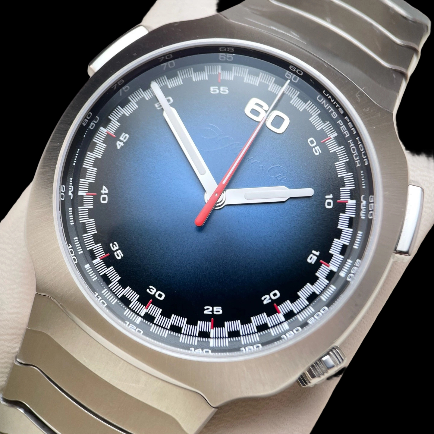 H.Moser & Cie() 6907-1200 detail 1