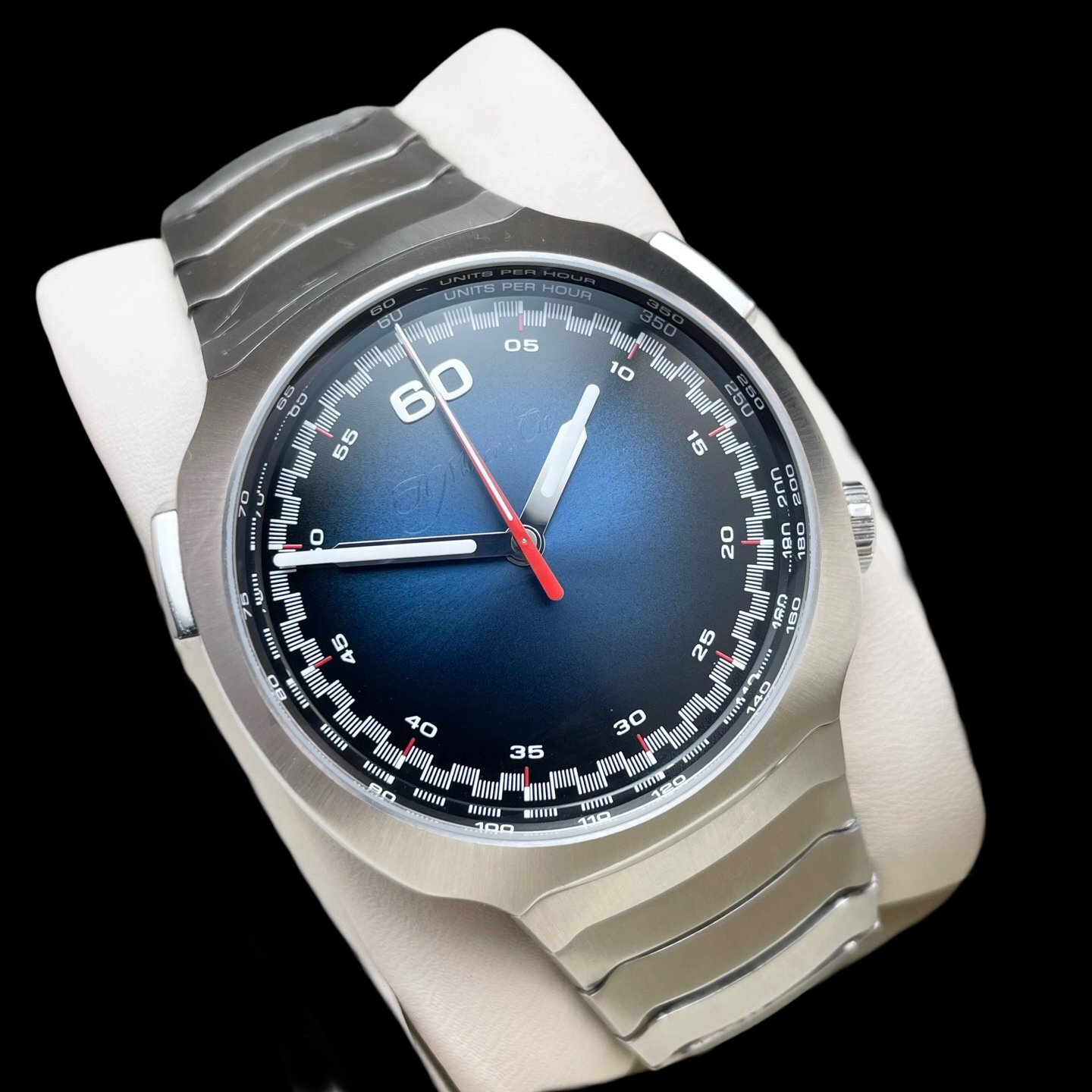 H.Moser & Cie() 6907-1200 detail 2
