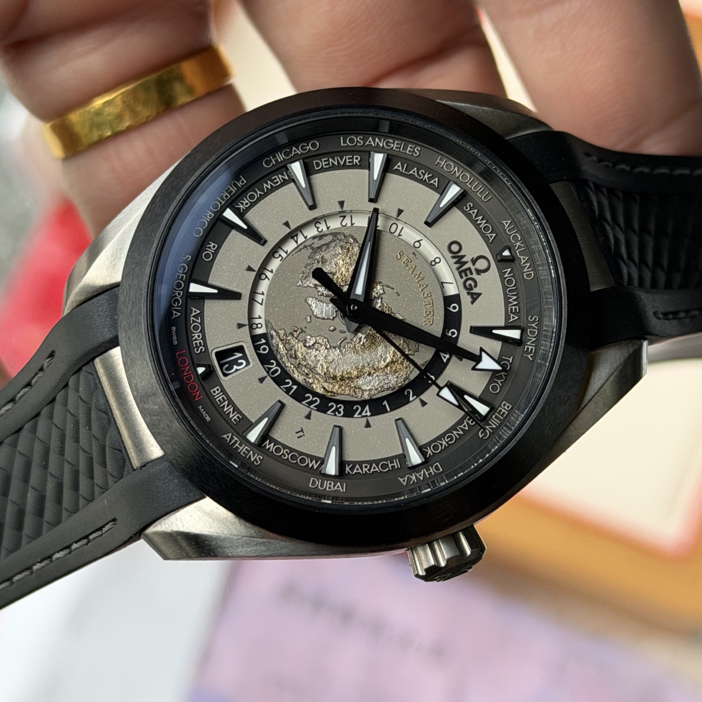 Omega 220.92.43.22.99.001 detail 3