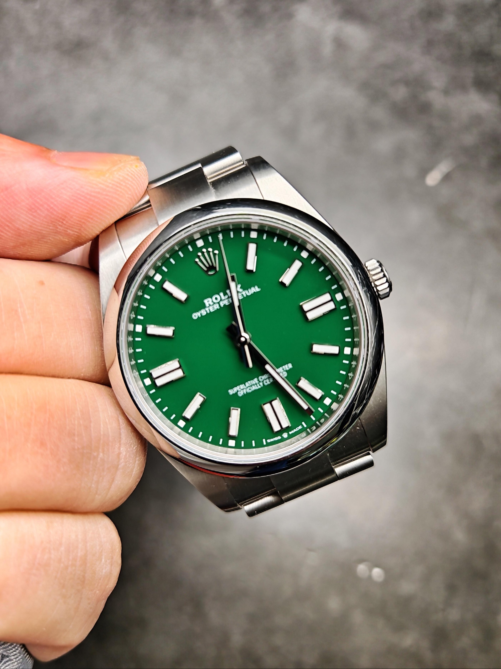 Rolex 124300-0005 detail 1