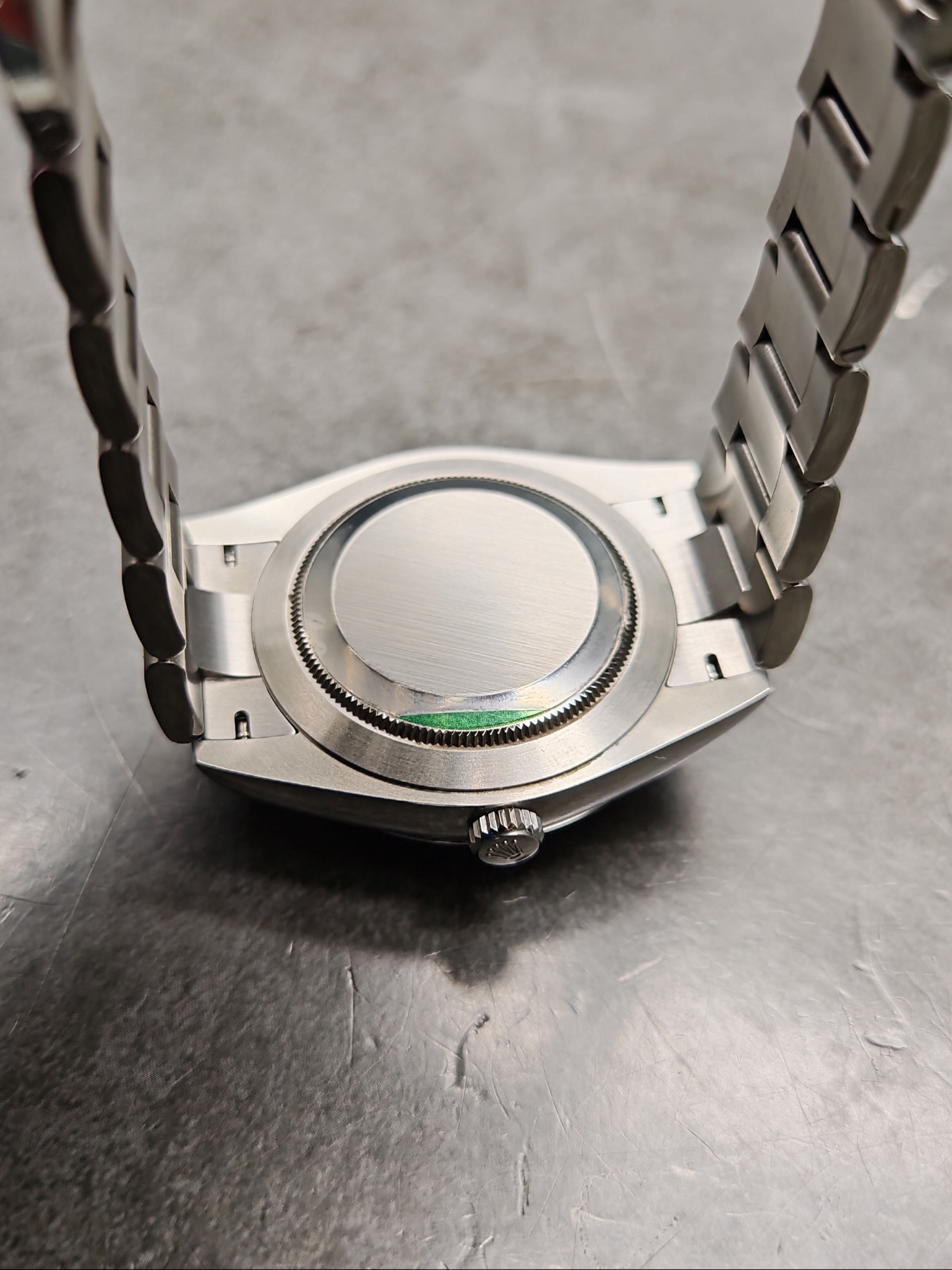 Rolex 124300-0005 detail 5
