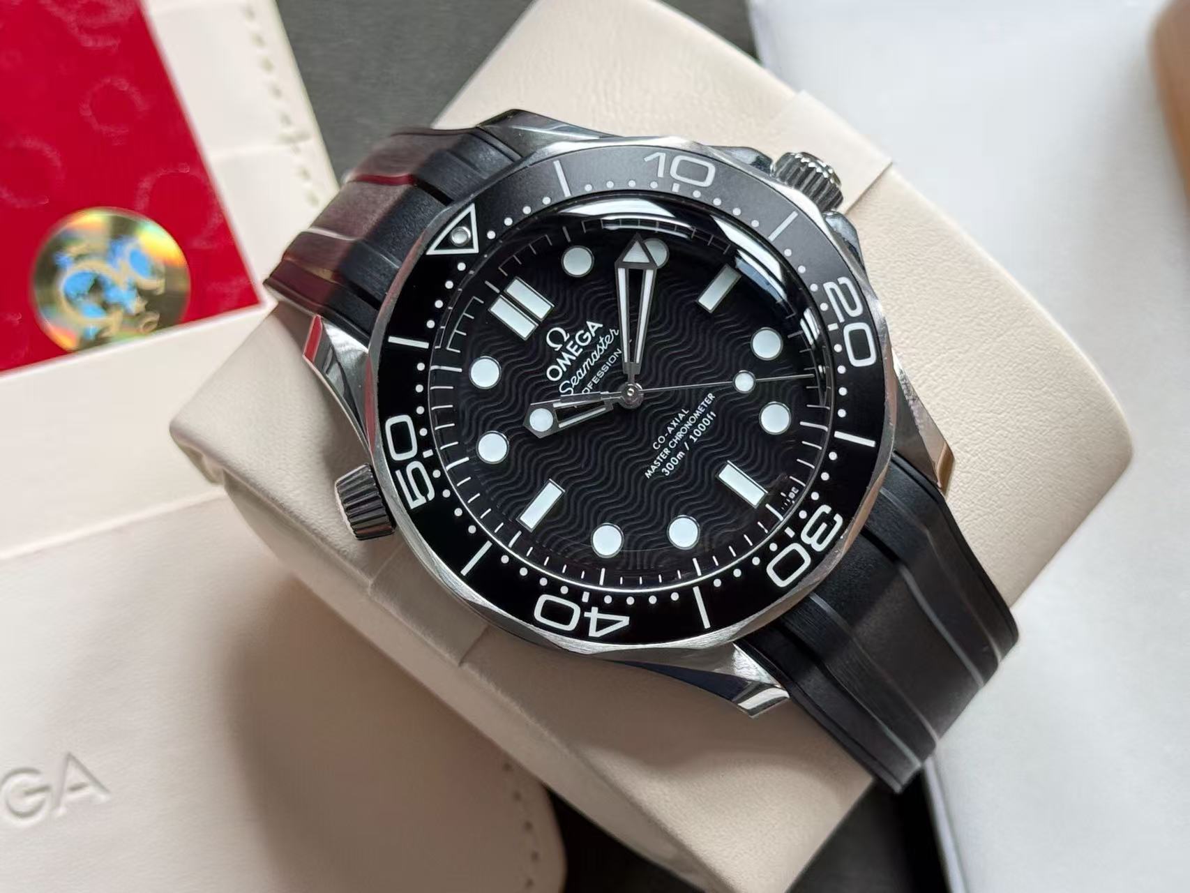 Omega 210.32.42.20.01.003 detail 1