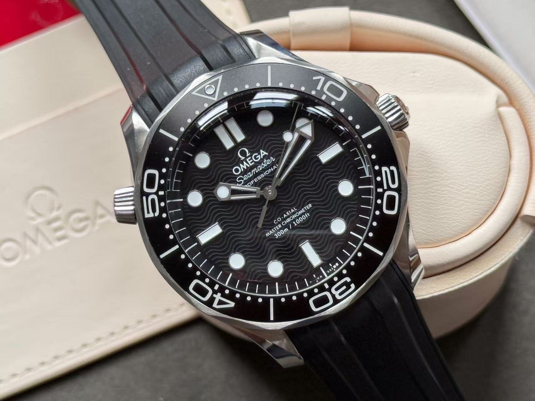 Omega 210.32.42.20.01.003 detail 4