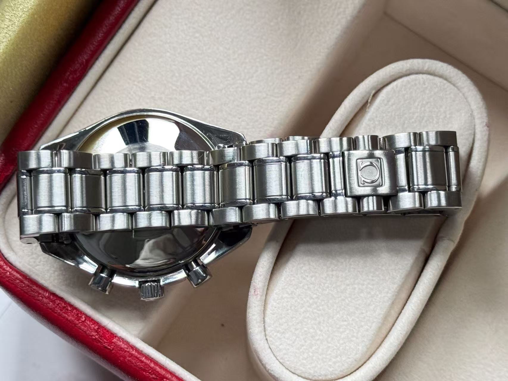 Omega 3513.30.00 detail 5