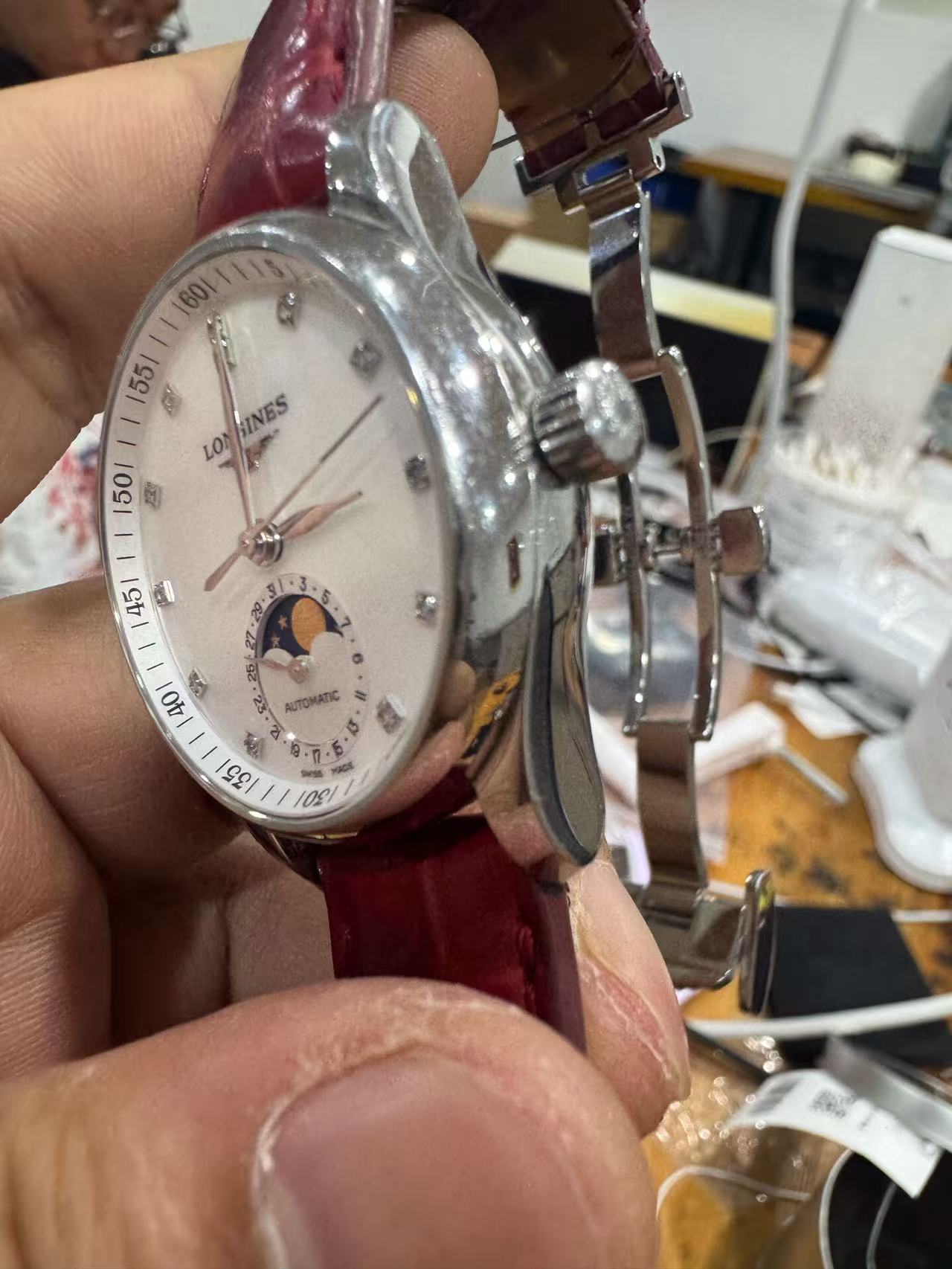 Longines L2.409.4.87.2 detail 2