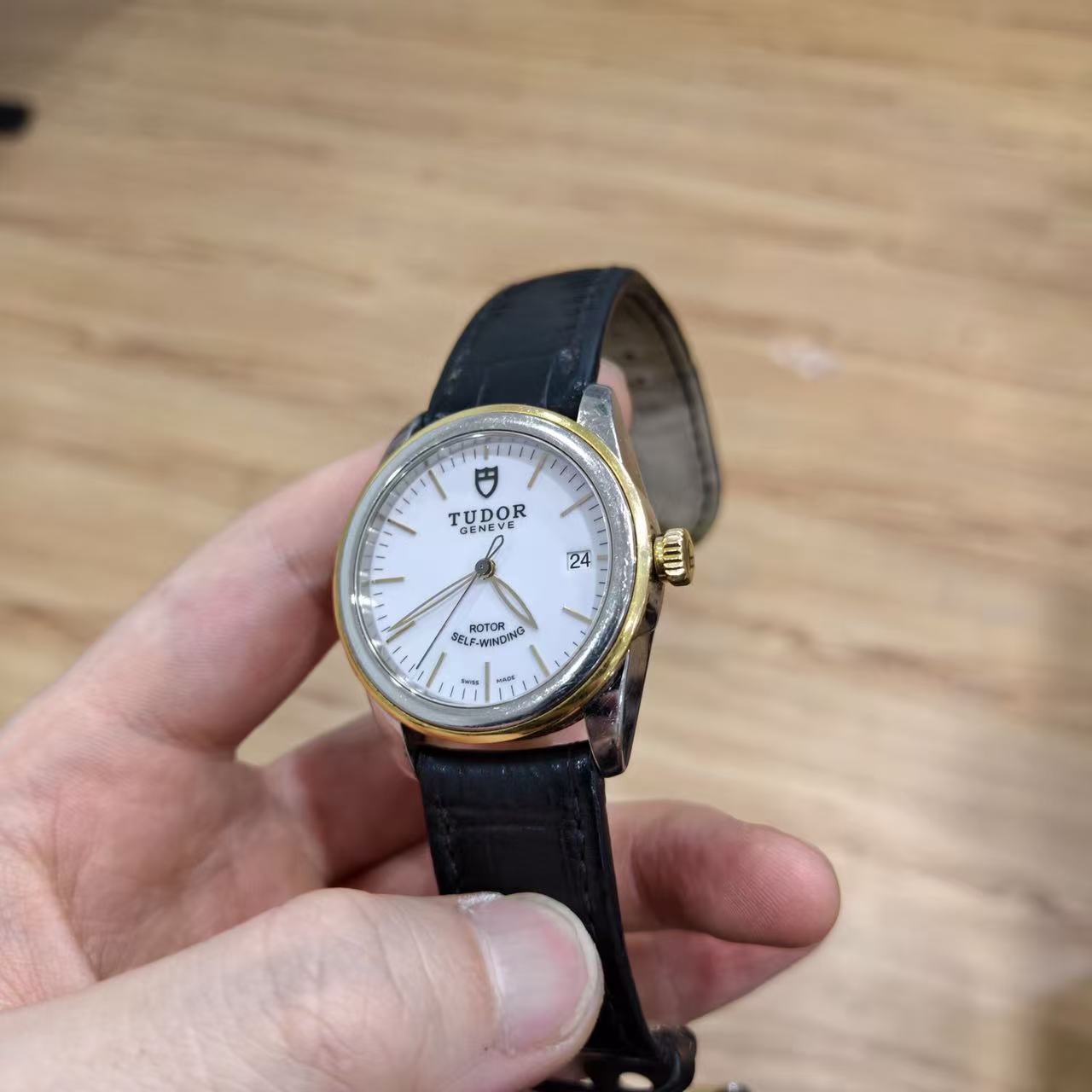 Tudor m55003-0086 detail 2