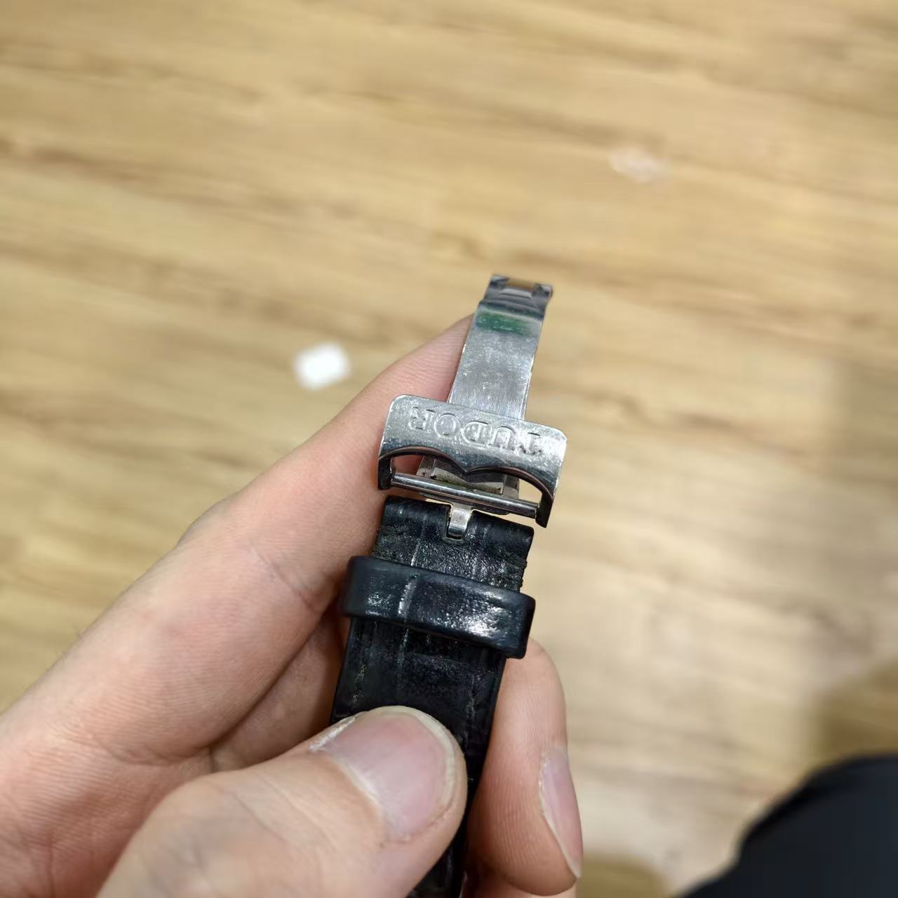 Tudor m55003-0086 detail 4