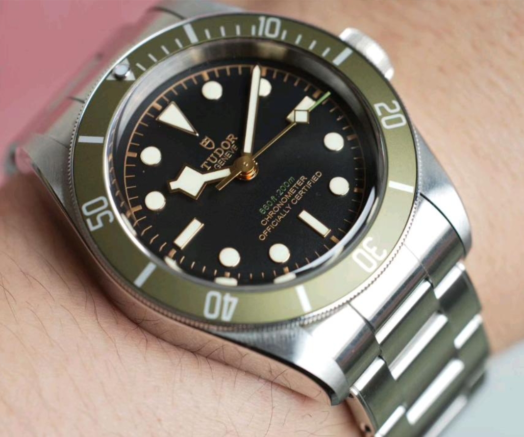 Tudor 79230G detail 1
