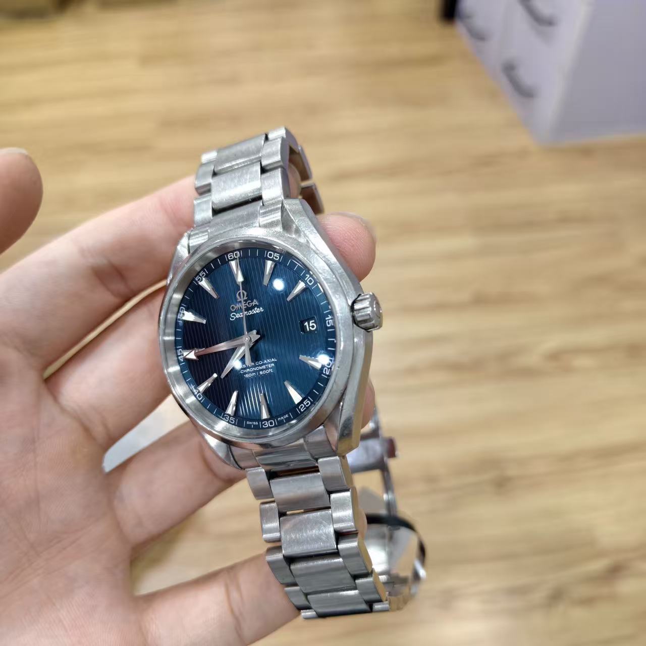 Omega 231.10.42.21.03.003 detail 2