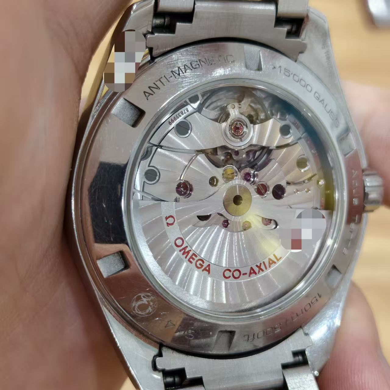 Omega 231.10.42.21.03.003 detail 4