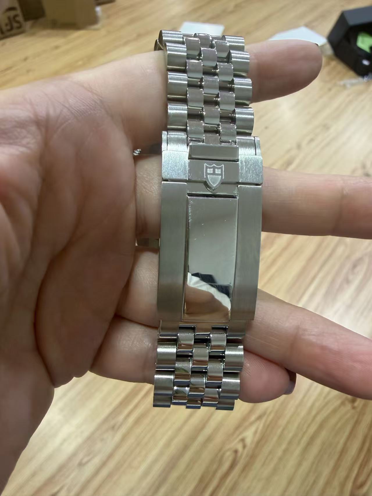 Tudor m79660-0003 detail 3