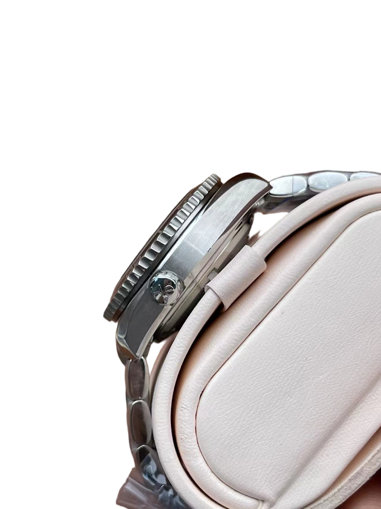 Omega 222.30.38.50.01.001 detail 1