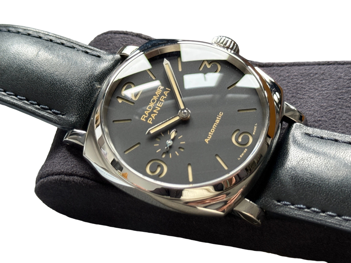 Panerai PAM00572 detail 1