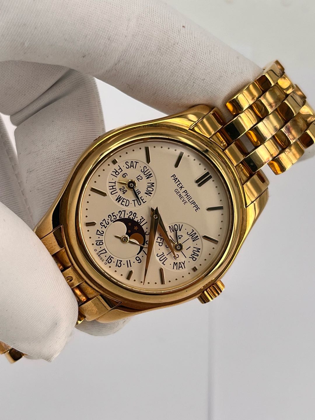 Patek Philippe 5136J detail 1