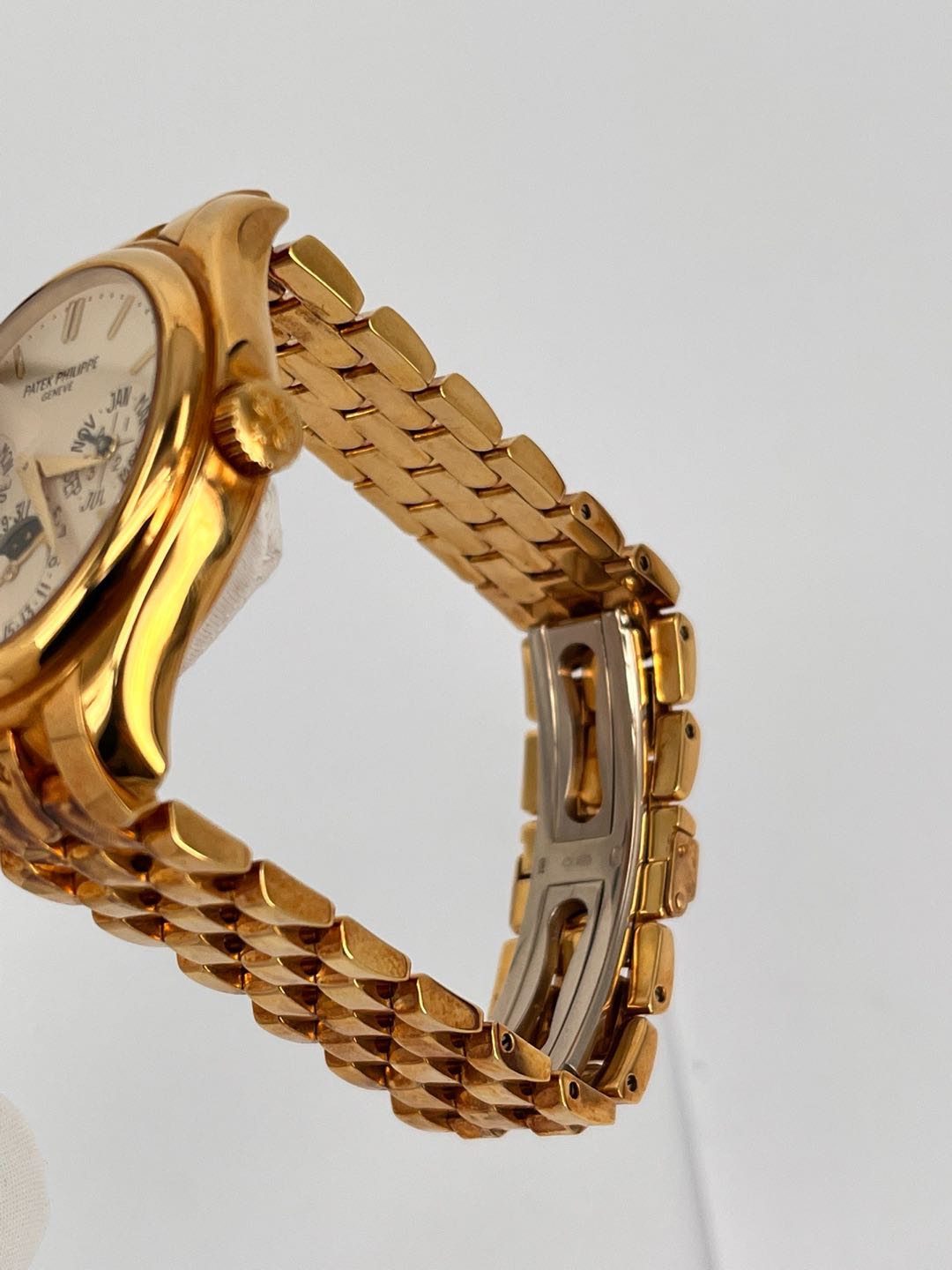 Patek Philippe 5136J detail 4