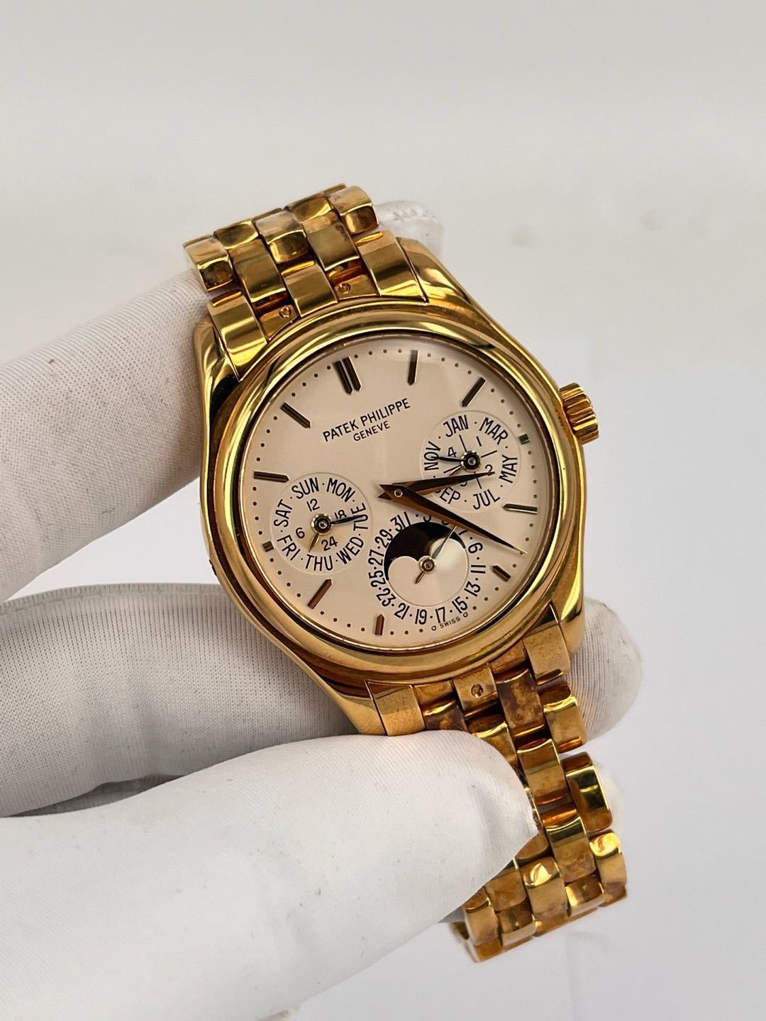 Patek Philippe 5136J detail 2