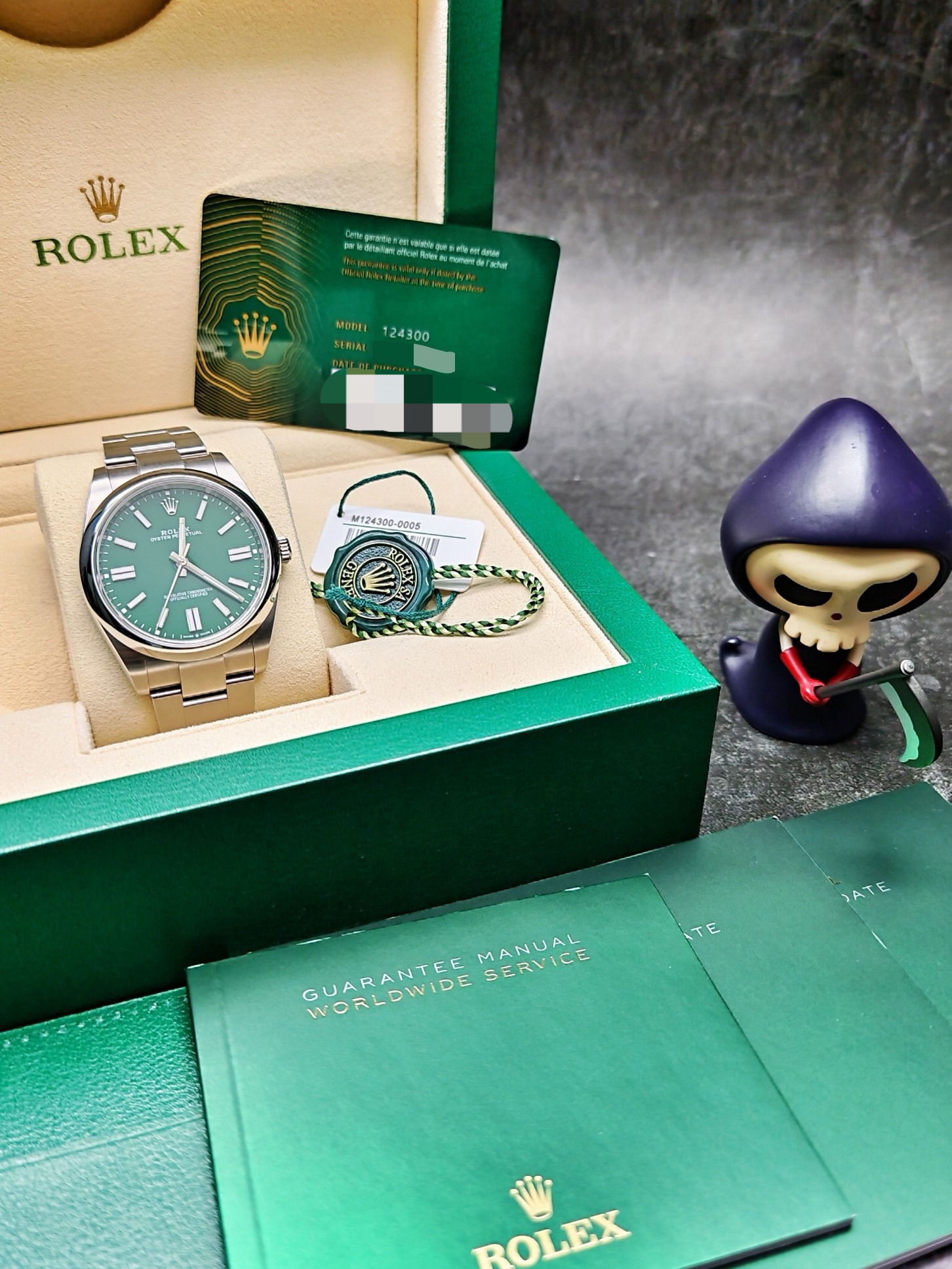 Rolex 124300-0005 detail 7