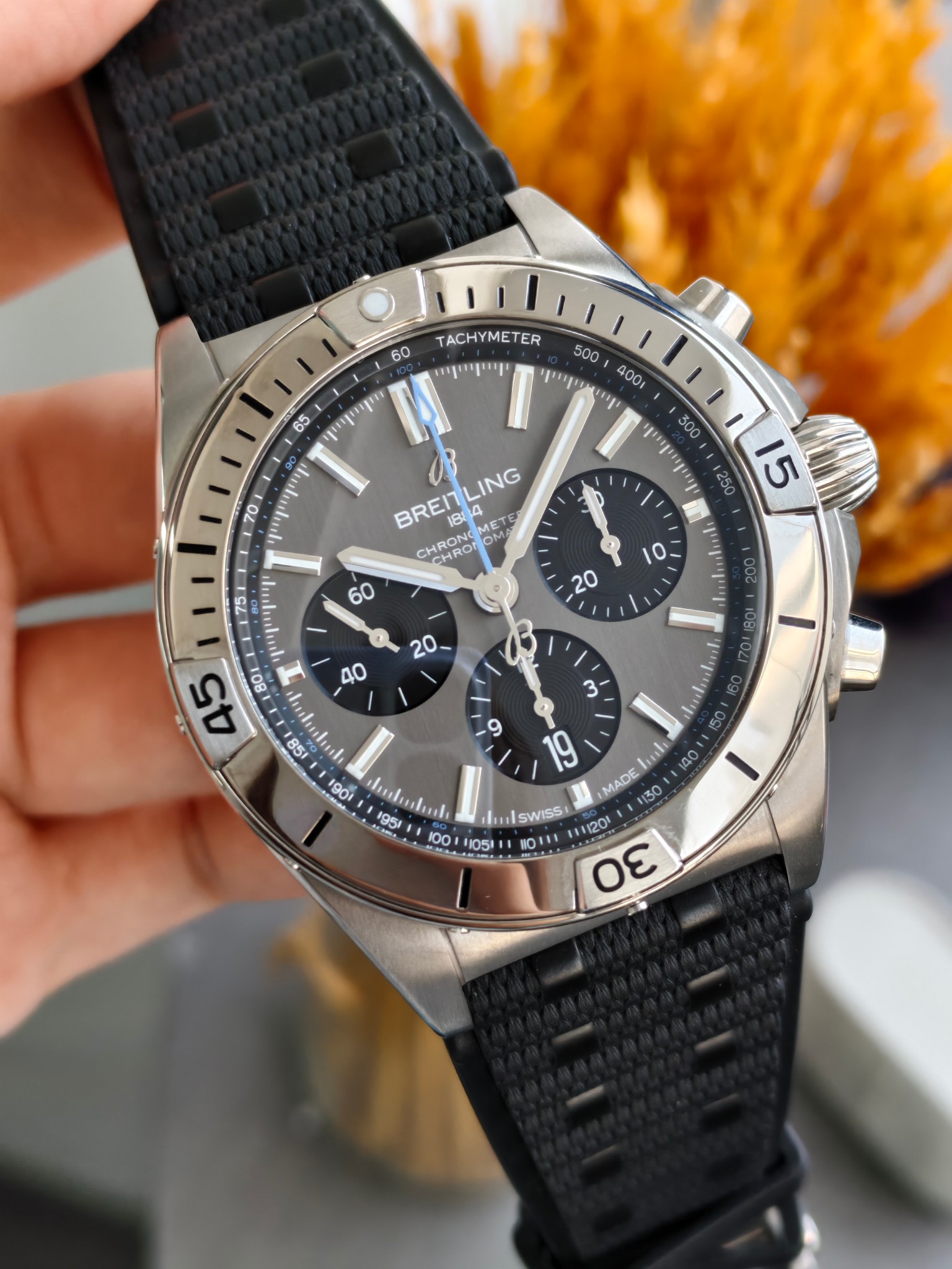 Breitling EB0134101M1S1