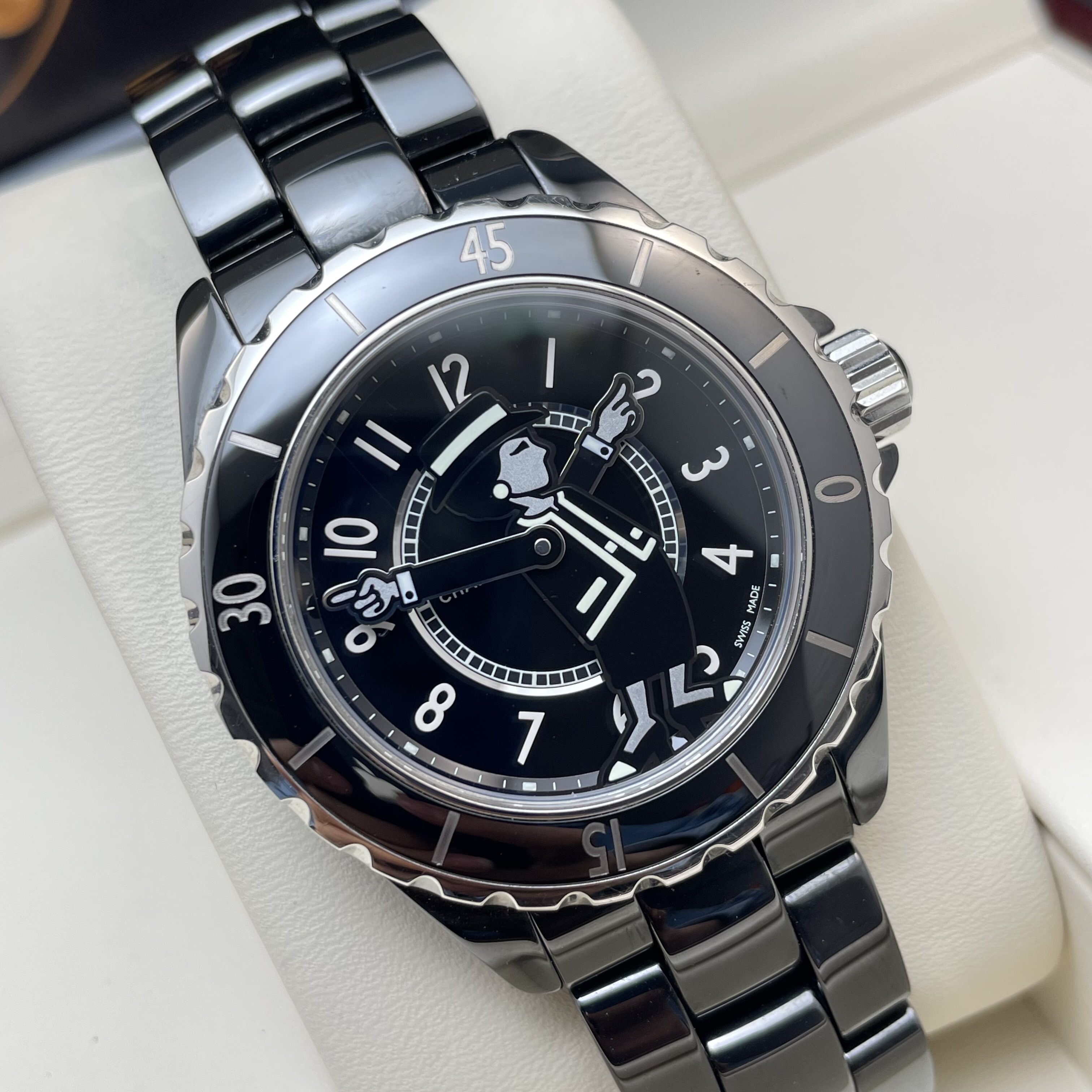 Chanel H5242 detail 2