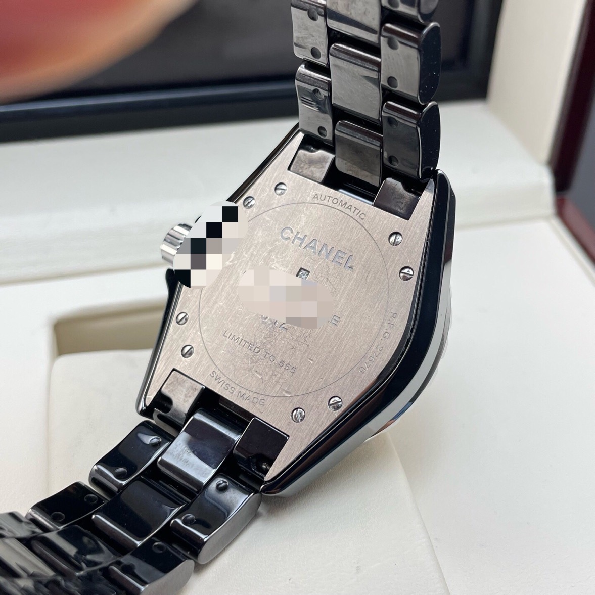 Chanel H5242 detail 3
