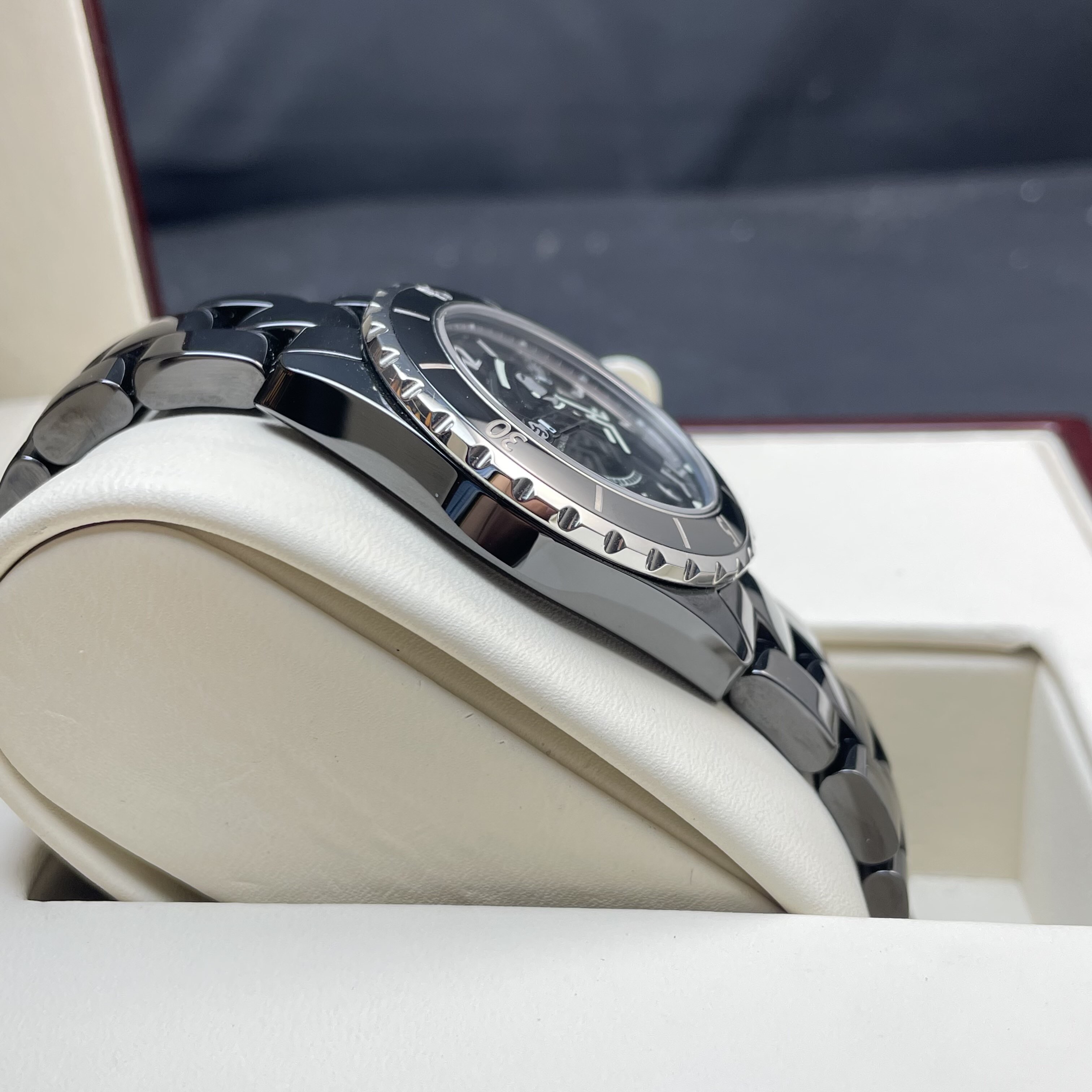 Chanel H5242 detail 5